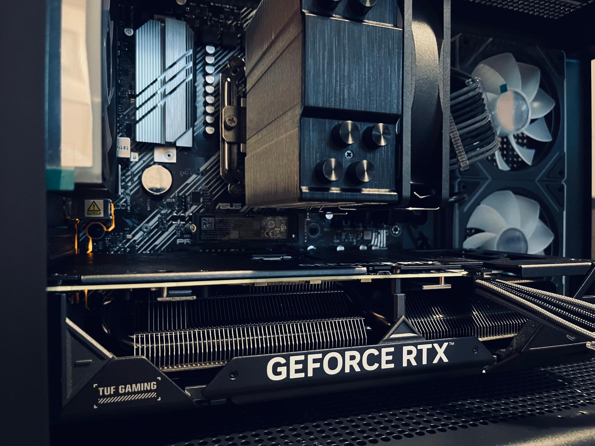 Pro Gaming PC |RTX 4070 // Ryzen 7 3700x // 32GB DDR4|