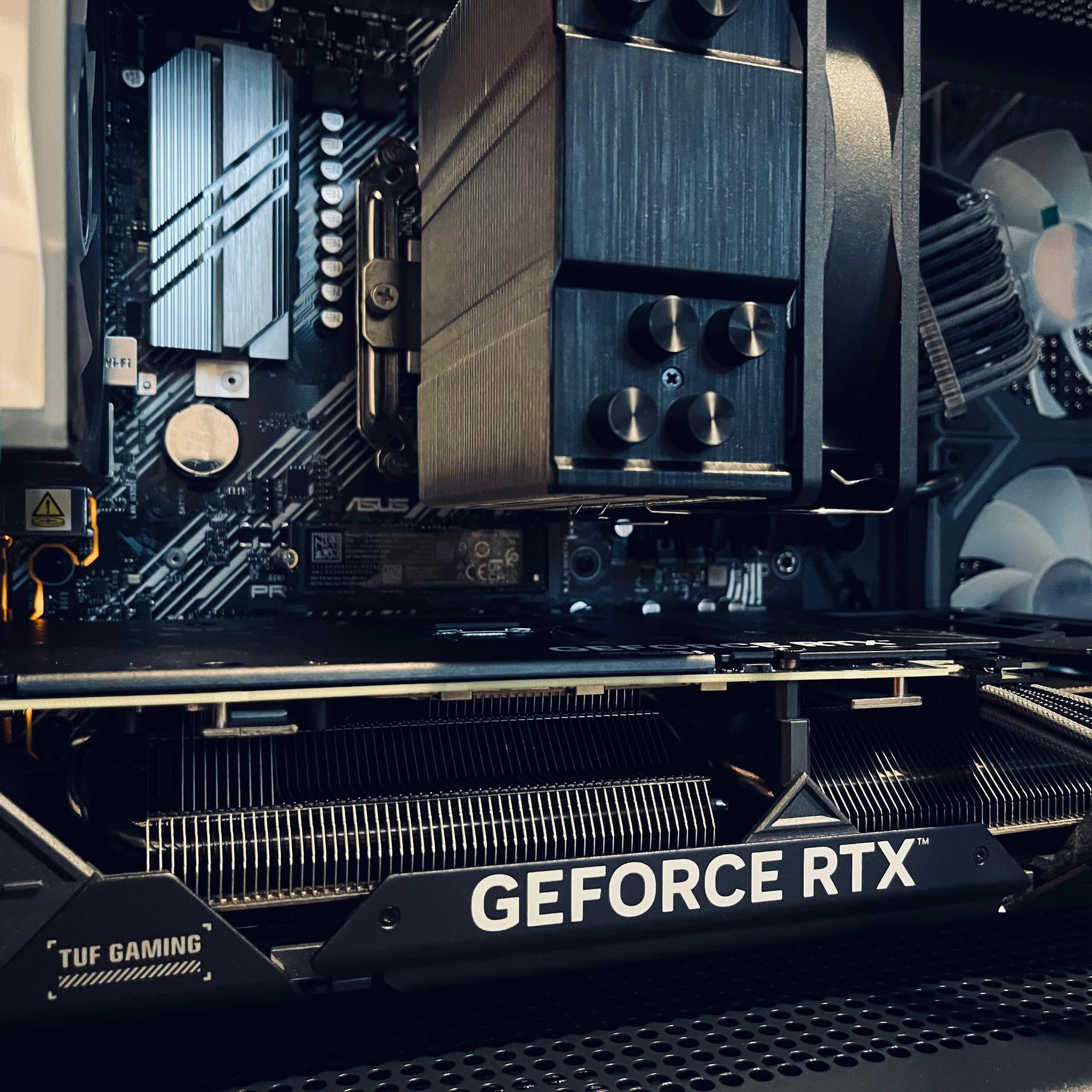 Pro Gaming PC |RTX 4070 // Ryzen 7 3700x // 32GB DDR4|
