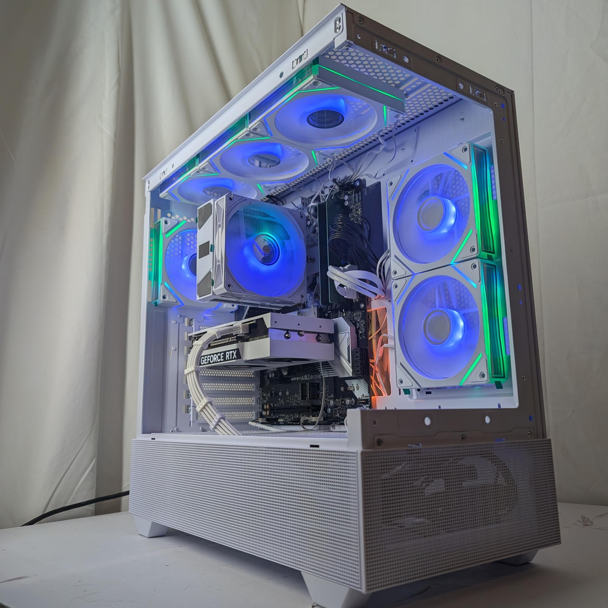 RTX 4070 | RYZEN 5 7600X | 16gb DDR5 | 1TB NVME | ALL WHITE