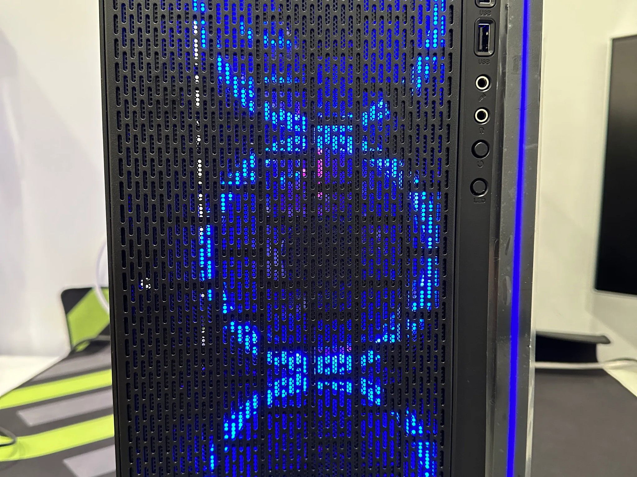 🔫💣For the 💵 💰-Intel Core i7  Xeon  2640 V3 8 Cores-Nvidia GTX 970 4GB-16GB DDR4 RAM-512GB NVME