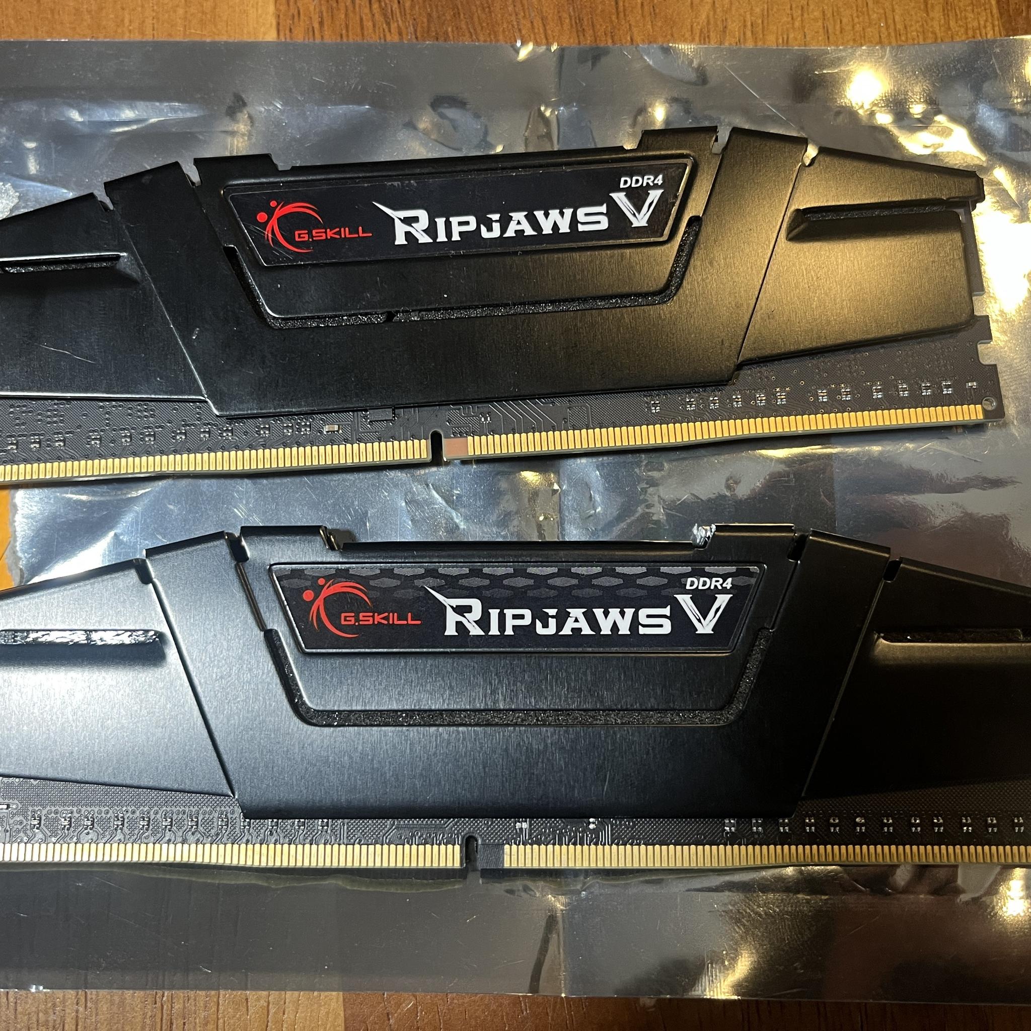 G.Skill Ripjaws Pair V 8GB DDR4-2666 PC4-21300 CL15 Desktop RAM F4-2666C15S-8GVK