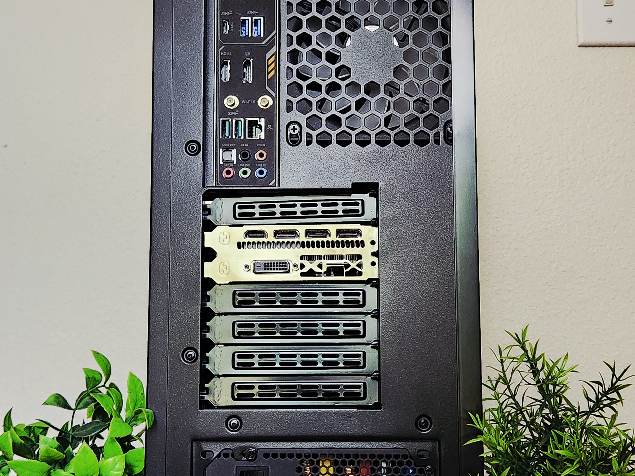 RX 570 8GB | Ryzen 5 2600 | 16GB RAM | 500GB SSD | WiFi + BT | WINDOWS 11 Pro