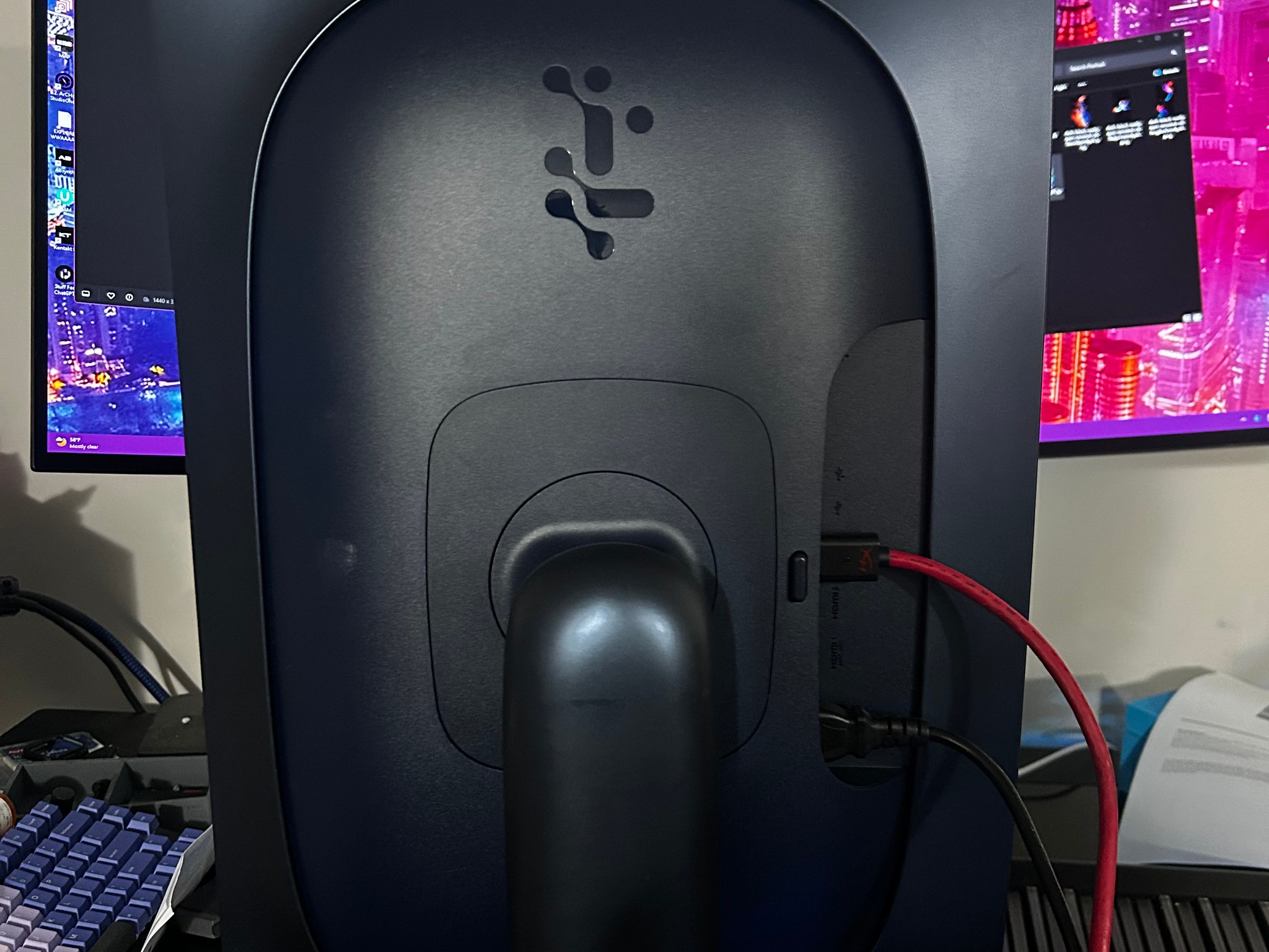 Alienware QD-OLED 27" 4K UHD (3840 x 2160) 240Hz Gaming Monitor (AW2725Q)
