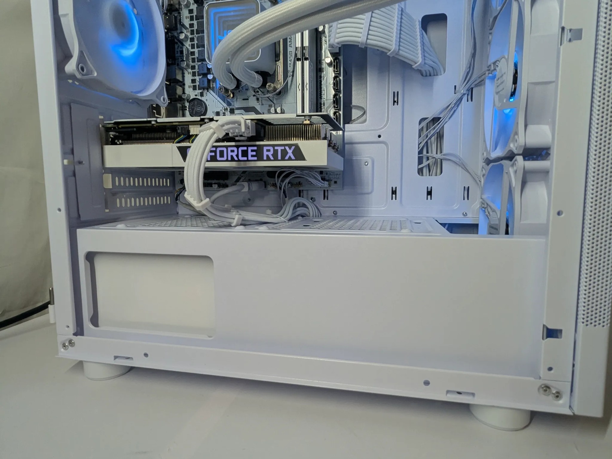 🔥 Whiteout Gaming Beast – RTX 3060Ti | 16GB DDR4 | 240mm AIO 🔥