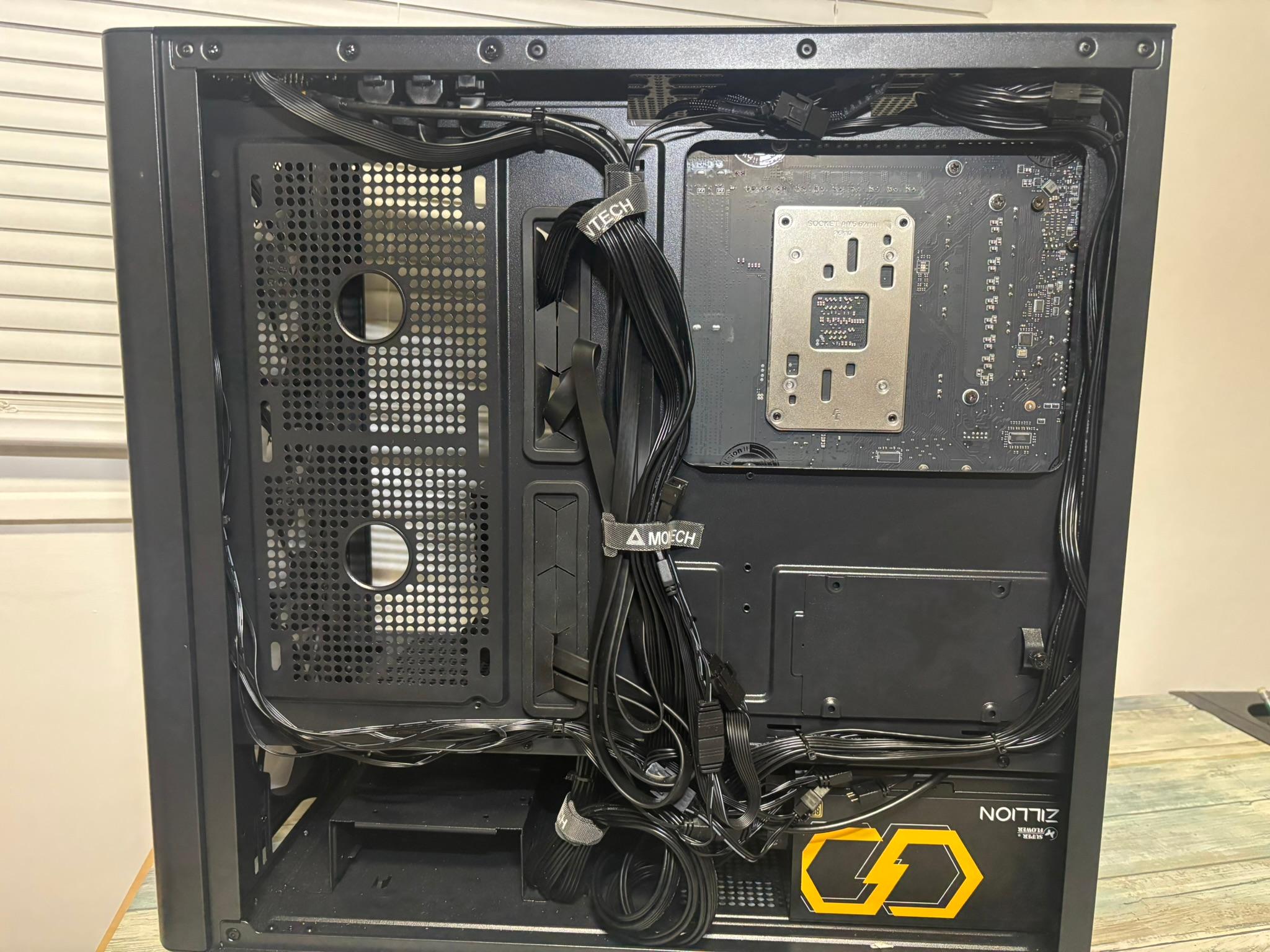 Stealth Build RX 9070 XT Ryzen 7 9800X3D