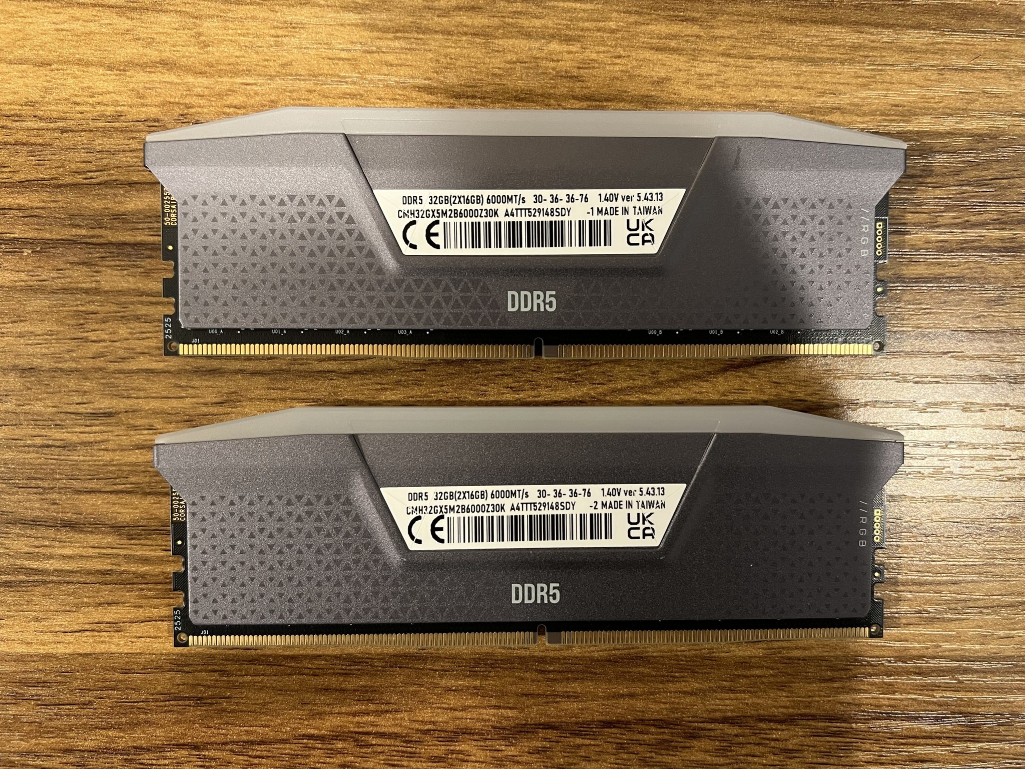 32GB DDR5-6000MT/s CL30 CORSAIR VENGEANCE RGB RAM Memory