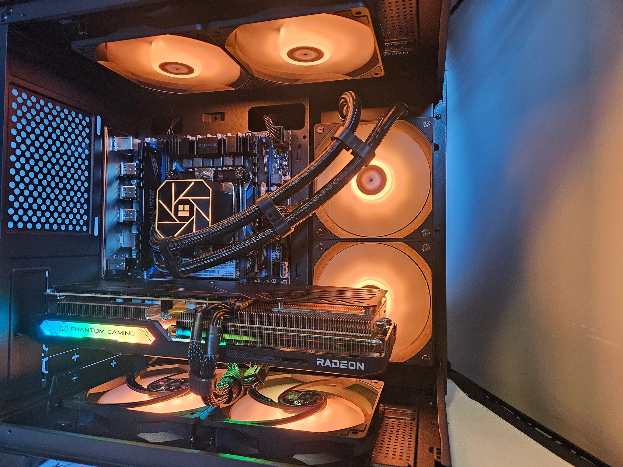 Dark Side Liquid cooled Intel 14 core / 16GB DDR4 / 512GB SSD / RX 7600