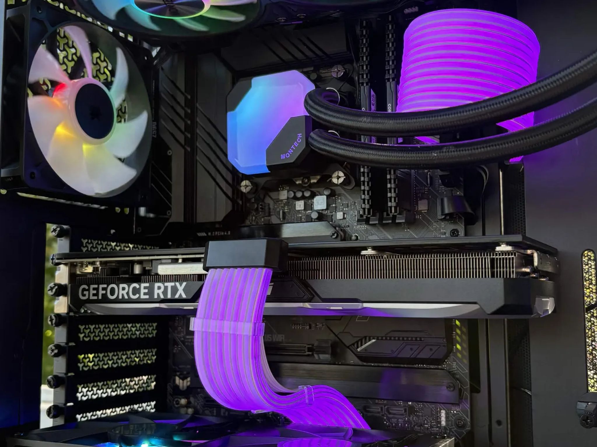 Black Cat Customs Nightfang – RTX 4070 SUPER – Intel i7-11700 – 32GB RAM – 1TB NVMe