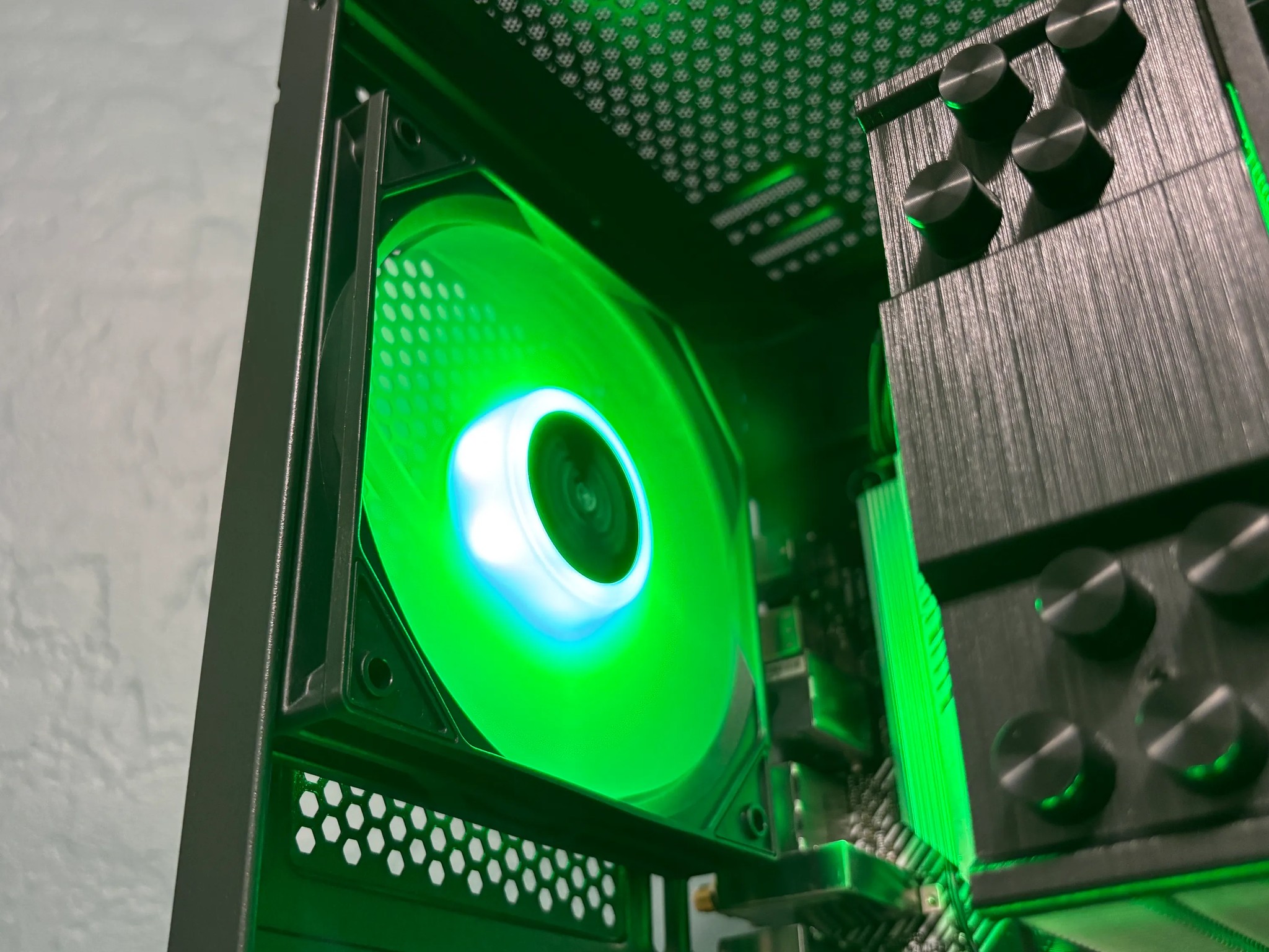 Fish Tank RTX Gaming PC
