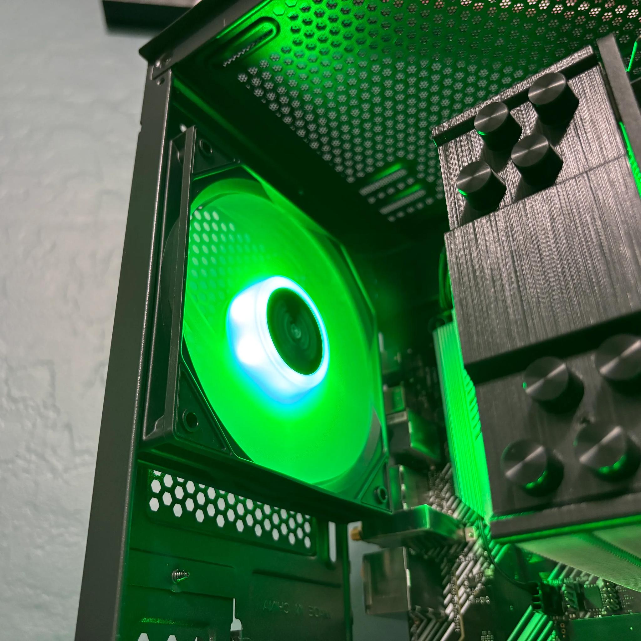 Fish Tank RTX Gaming PC