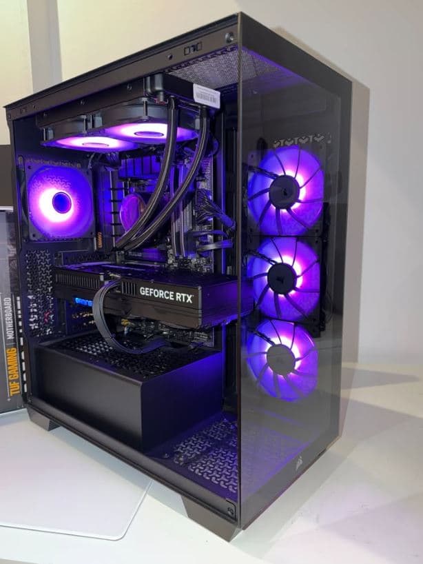 GAMING PC RYZEN 7 7800X3D RTX 5080 32 GIGS DDR5 GAMING PC BEAST