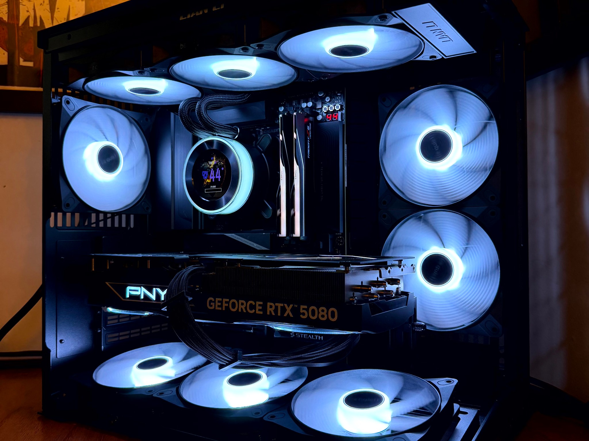 Dark Heart - RTX 5080 OC | Ryzen 7 9800x3d | 2TB | 32GB @6400 MT/sec CL30 | 1200W Platinum PSU