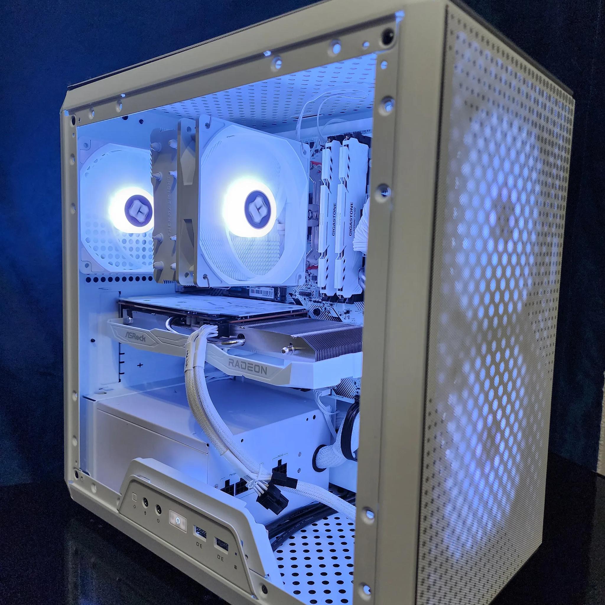 RX 6600 | Ryzen 5 3600 | 1 TB NVME | All White