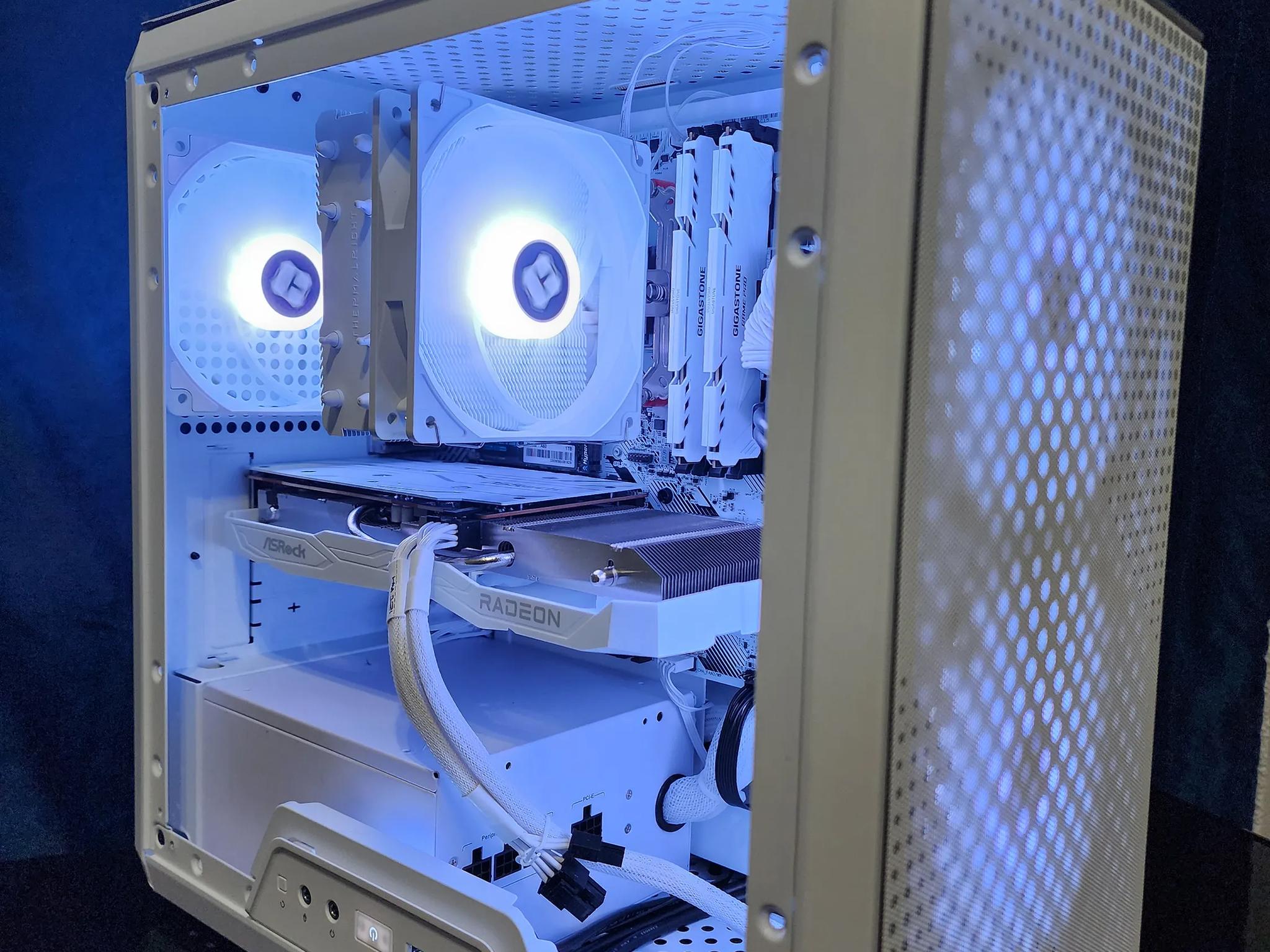 RX 6600 | Ryzen 5 3600 | 1 TB NVME | All White