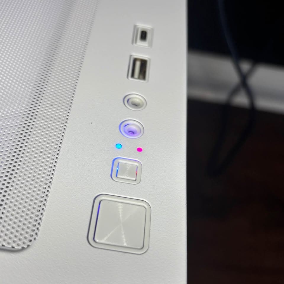 White Gaming PC (RTX 2060 6GB + AMD Ryzen 5 3600)