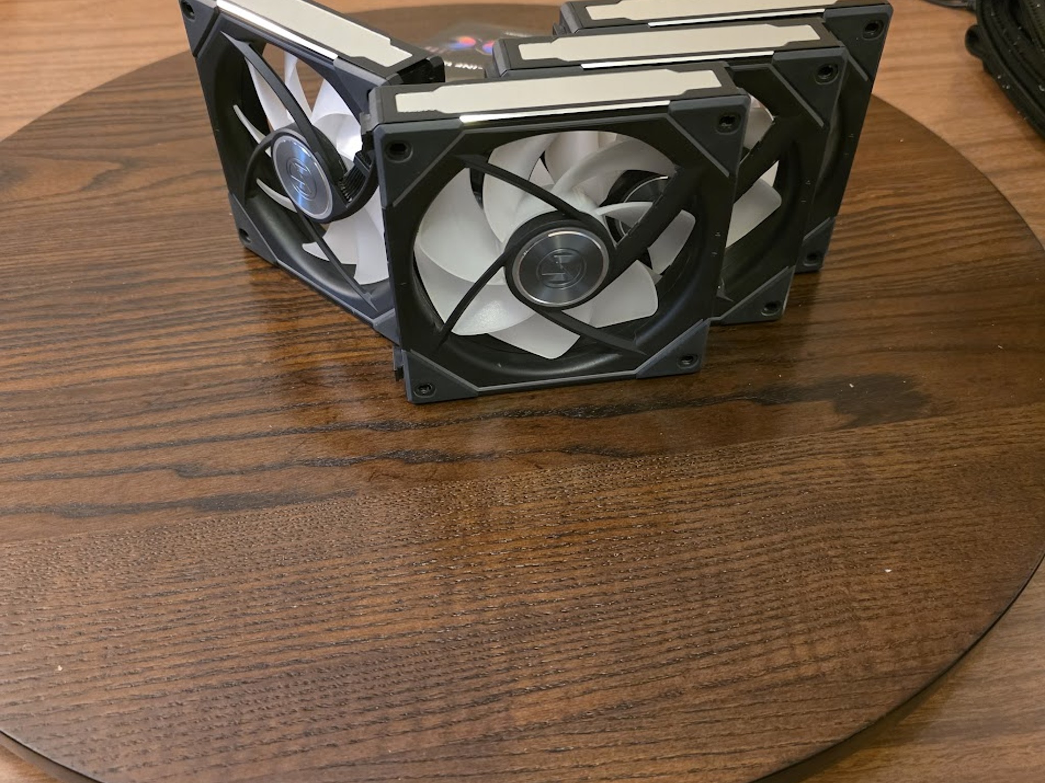 4X Lian Li UNI Fan SL Infinity 120mm Case Fans w/ Controller - 3 Standard & 1 Reverse Blade