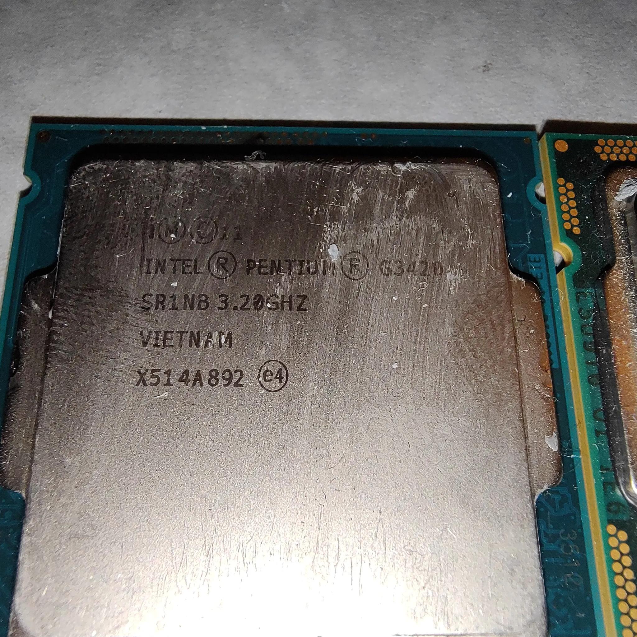 Intel CPU lot. 2x i3 3rd gen, 2x Xeon, 1x pentium