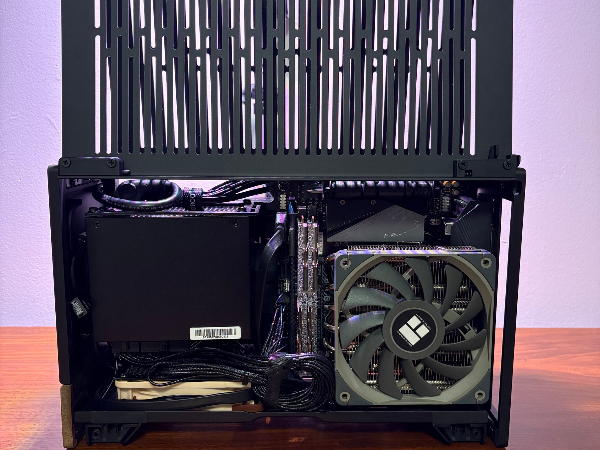 RTX 5070 | Ryzen 9 5900X | 32GB DDR4 | 1 TB SSD | 850W PSU | 1x 120MM Fan | Fractal Terra