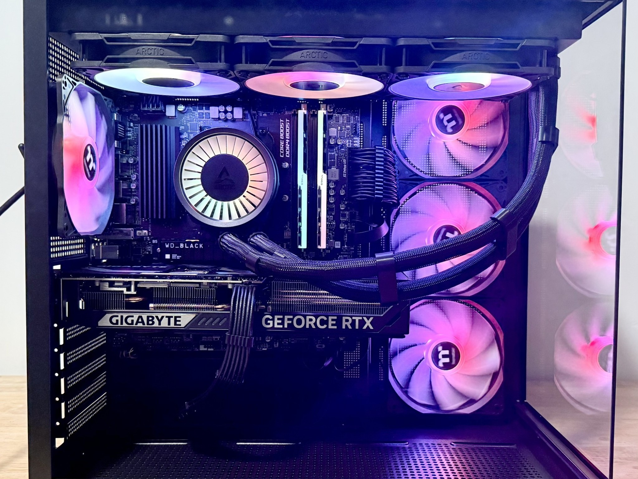 Thermaltake 380 GeForce RTX 5070 OC 12GB