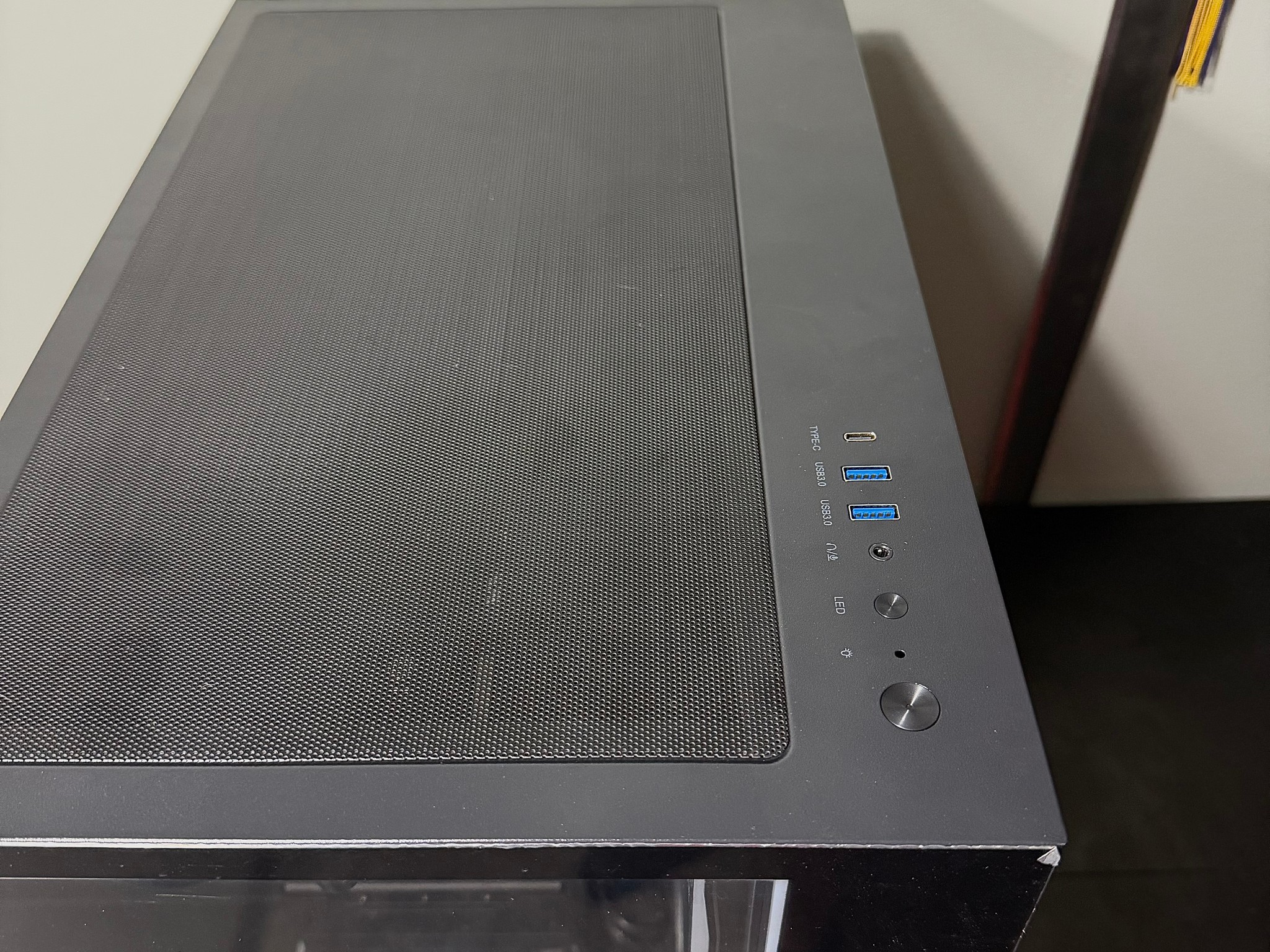 Insane 7800X3D | 9070XT | 48GB DDR5 | 2TB M.2 | LCD Screen AIO Cooler Gaming PC