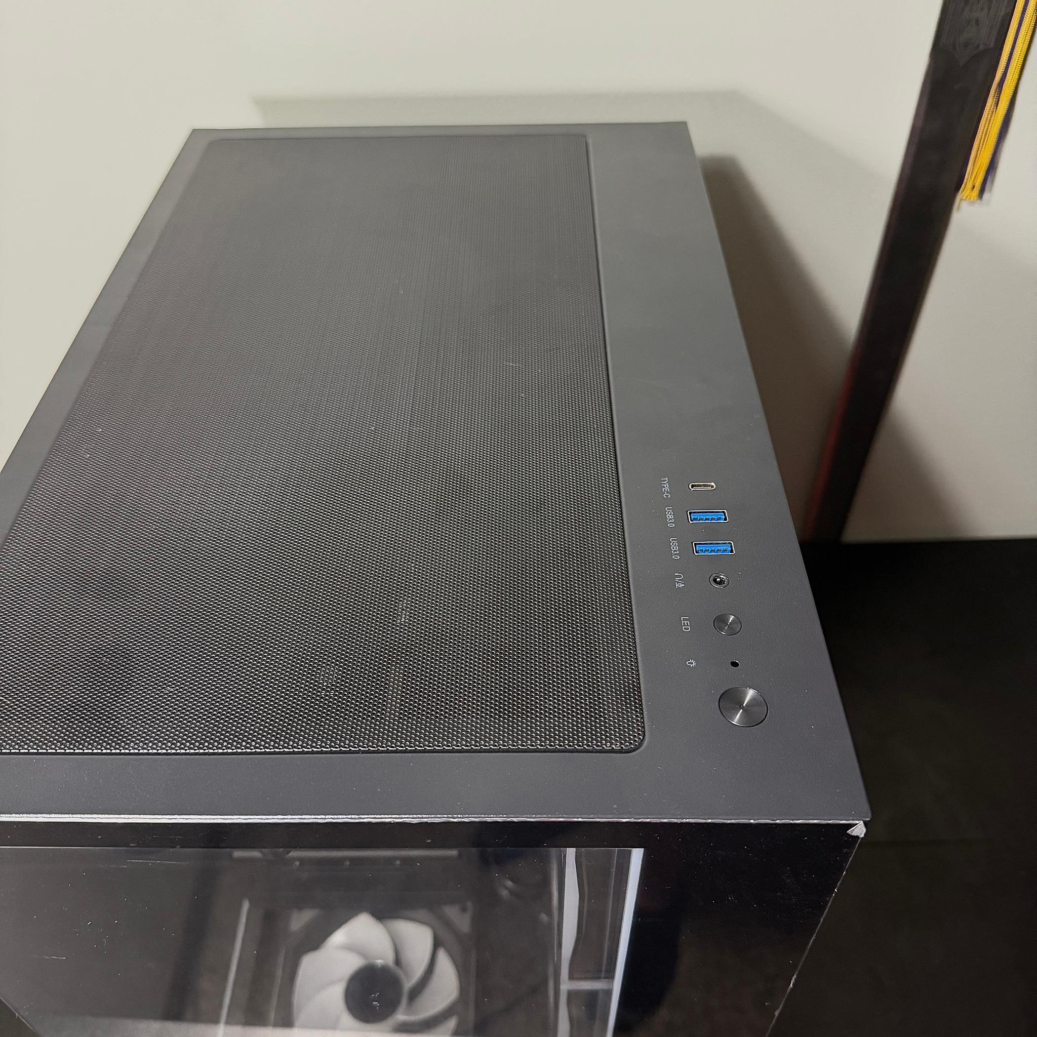 Insane 7800X3D | 9070XT | 48GB DDR5 | 2TB M.2 | LCD Screen AIO Cooler Gaming PC