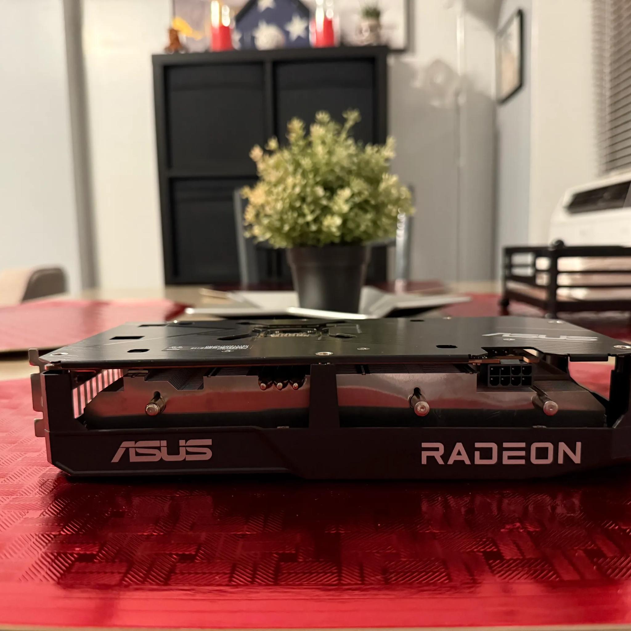 ASUS Dual Radeon™ RX 6600 8GB GDDR6 - Lightly Used