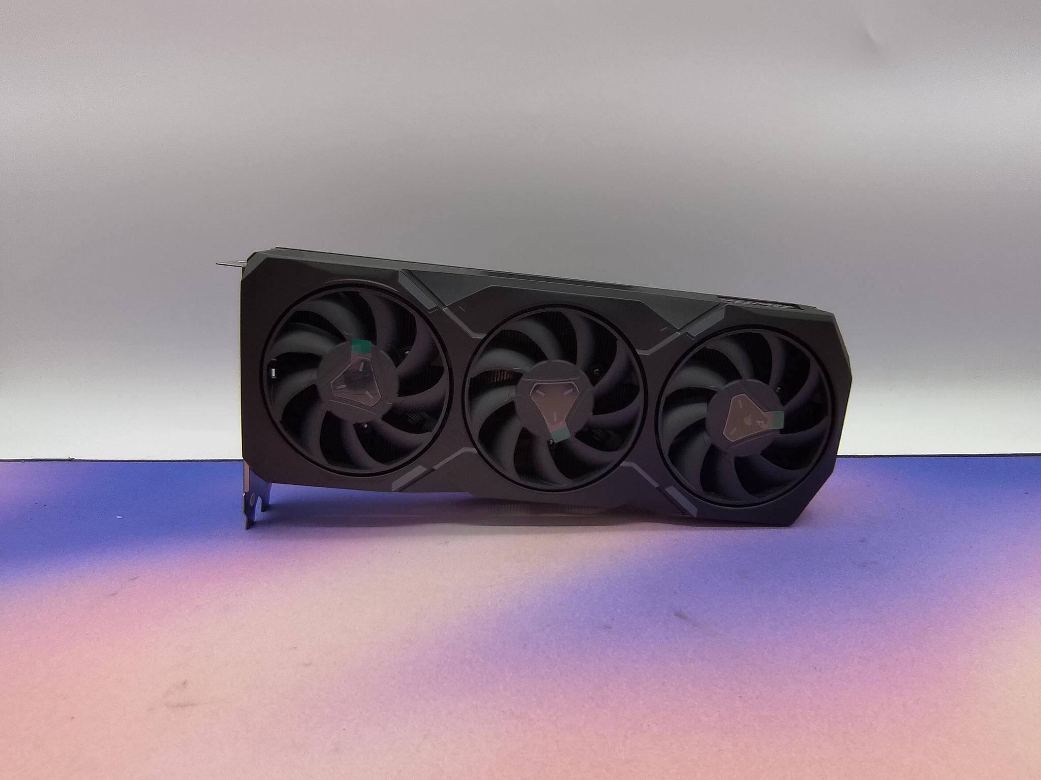 AMD Radeon RX 7900XT