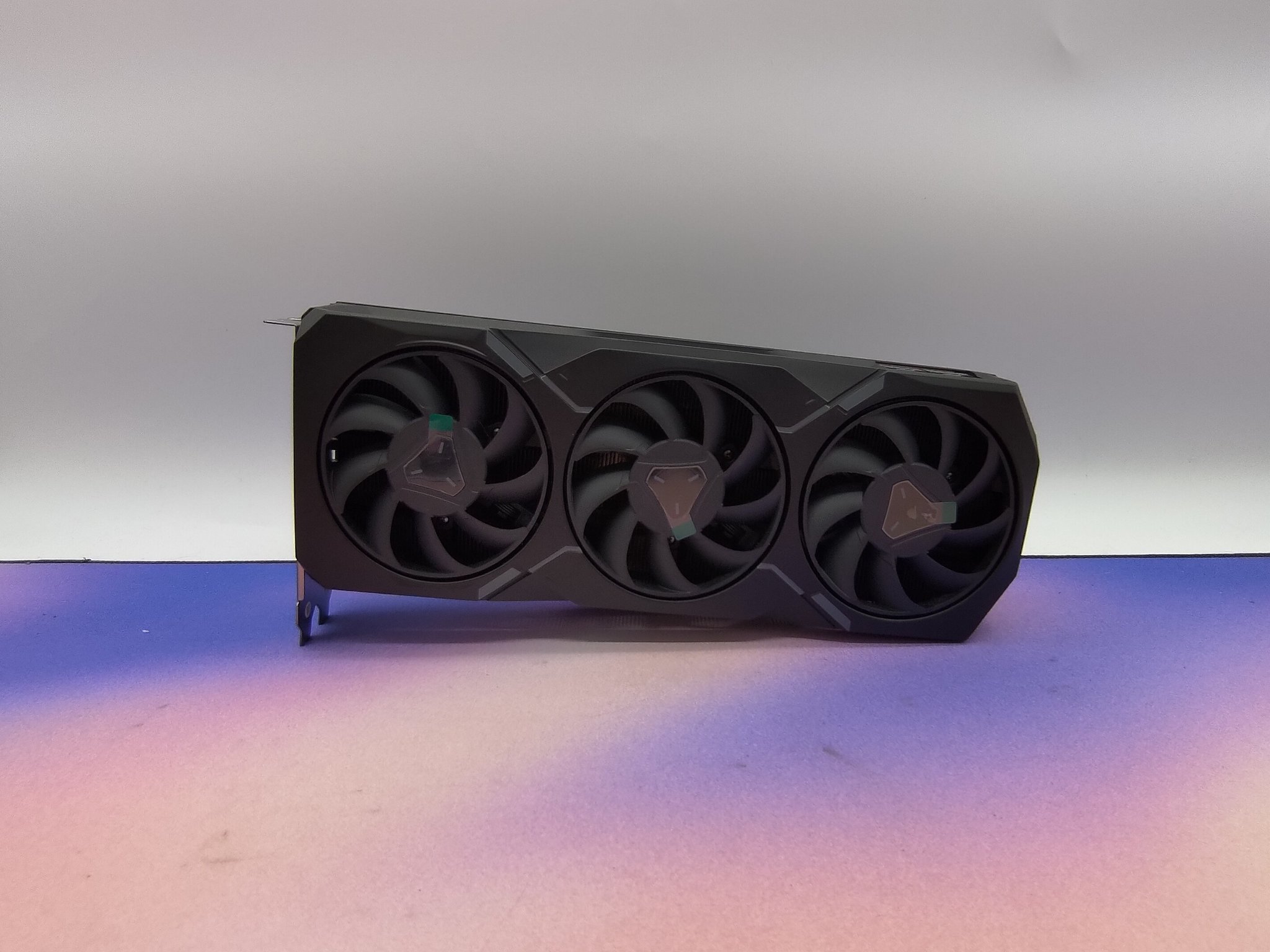 AMD Radeon RX 7900XT