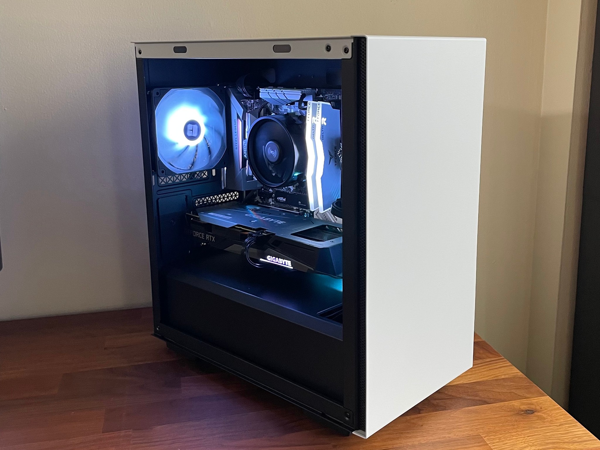The Mini Legend // RTX 3060 12GB // Ryzen 5 5500