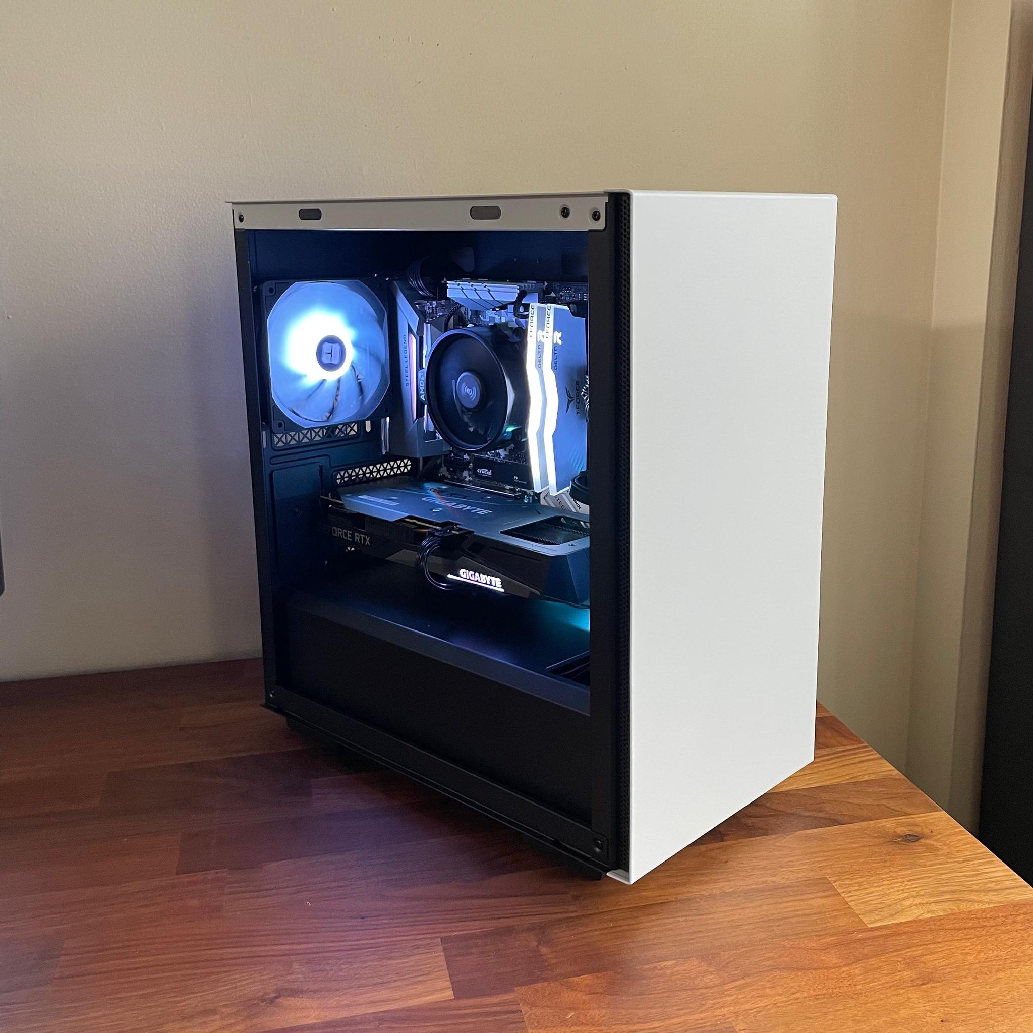 The Mini Legend // RTX 3060 12GB // Ryzen 5 5500