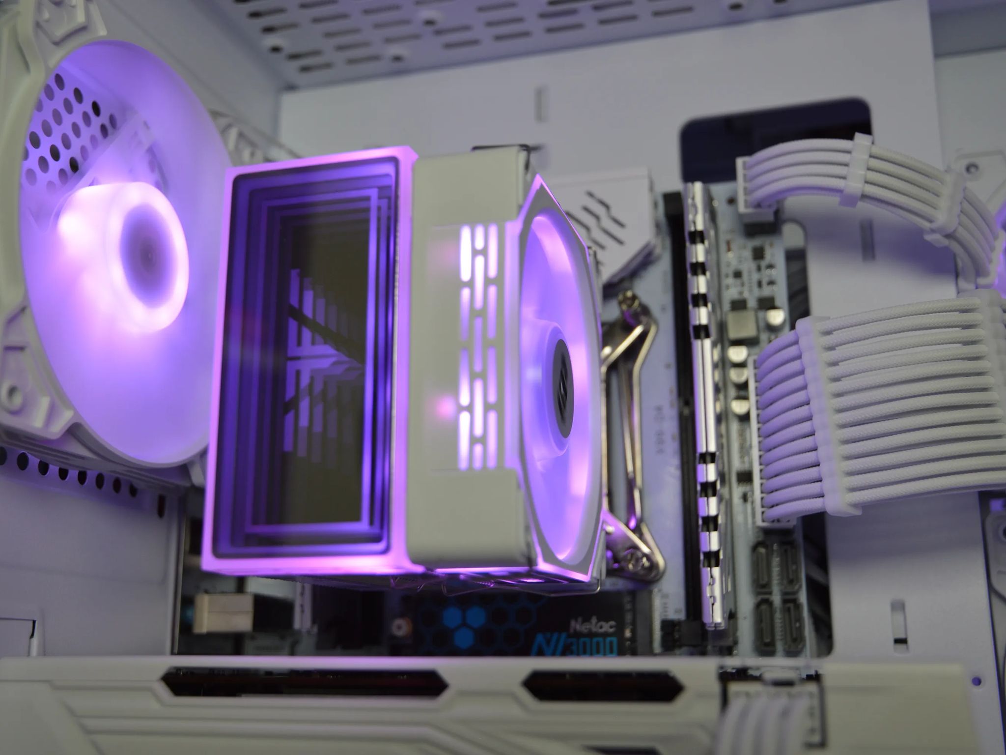 ⚪⚪| RX 580 8GB | INTEL XEON E5 2670 V3 | 16GB RAM | 1TB SSD | Ice Frost |