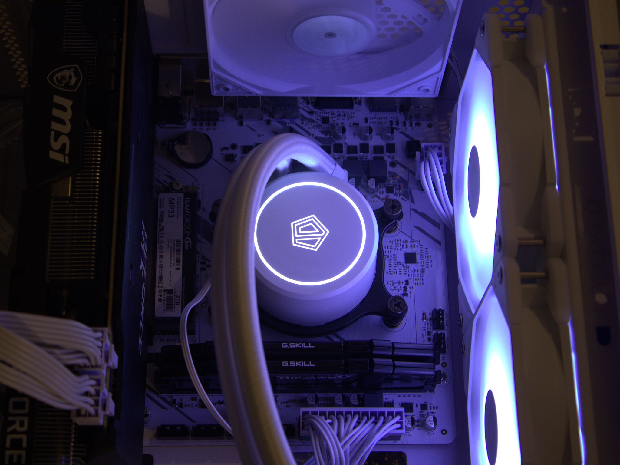 WHITE GAMING PC | RTX 3070 8gb | Ryzen 5 5600gt | 32 gb DDR4 Ram | 2 tb NVME SSD | Windows 11 + WIFI