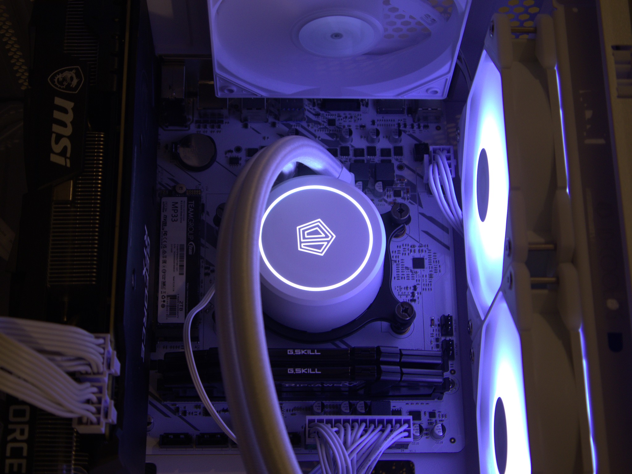 WHITE GAMING PC | RTX 3070 8gb | Ryzen 5 5600gt | 32 gb DDR4 Ram | 2 tb NVME SSD | Windows 11 + WIFI