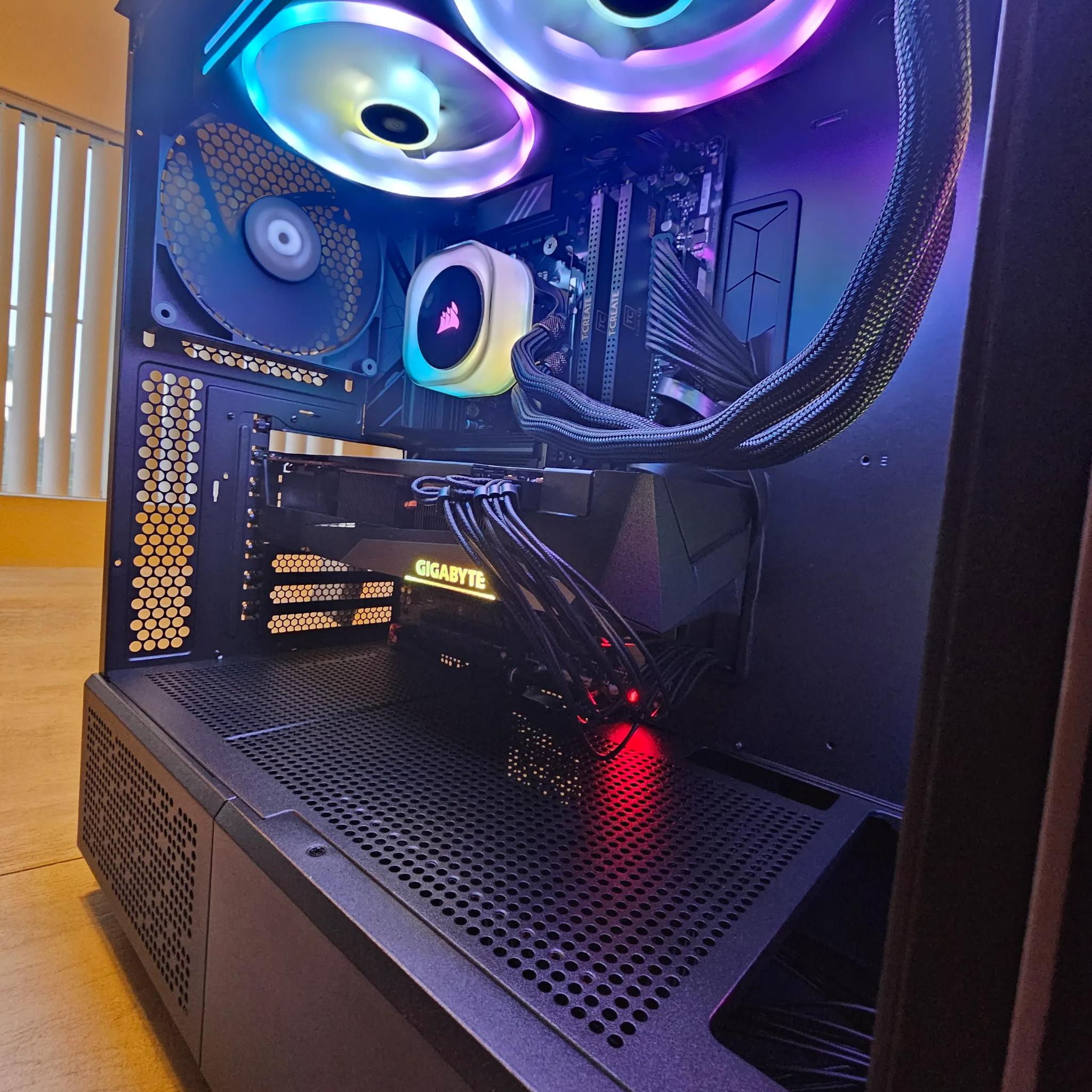 Black Swan R2 AMD: 7700/AMD 6800/32GB RAM/ Ultimate 1080P/1440P Gaming PC