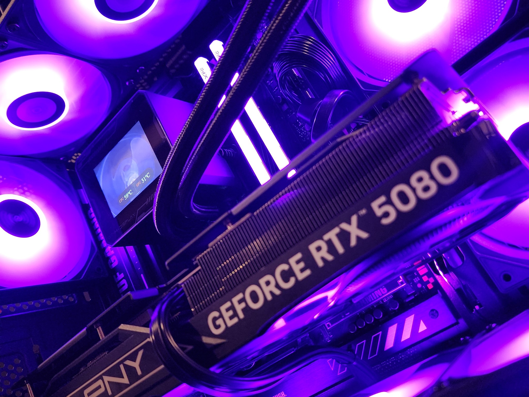 RTX 5080 / Ryzen 7 7800X3D / 32GB DDR5 RAM / 1TB NVMe SSD