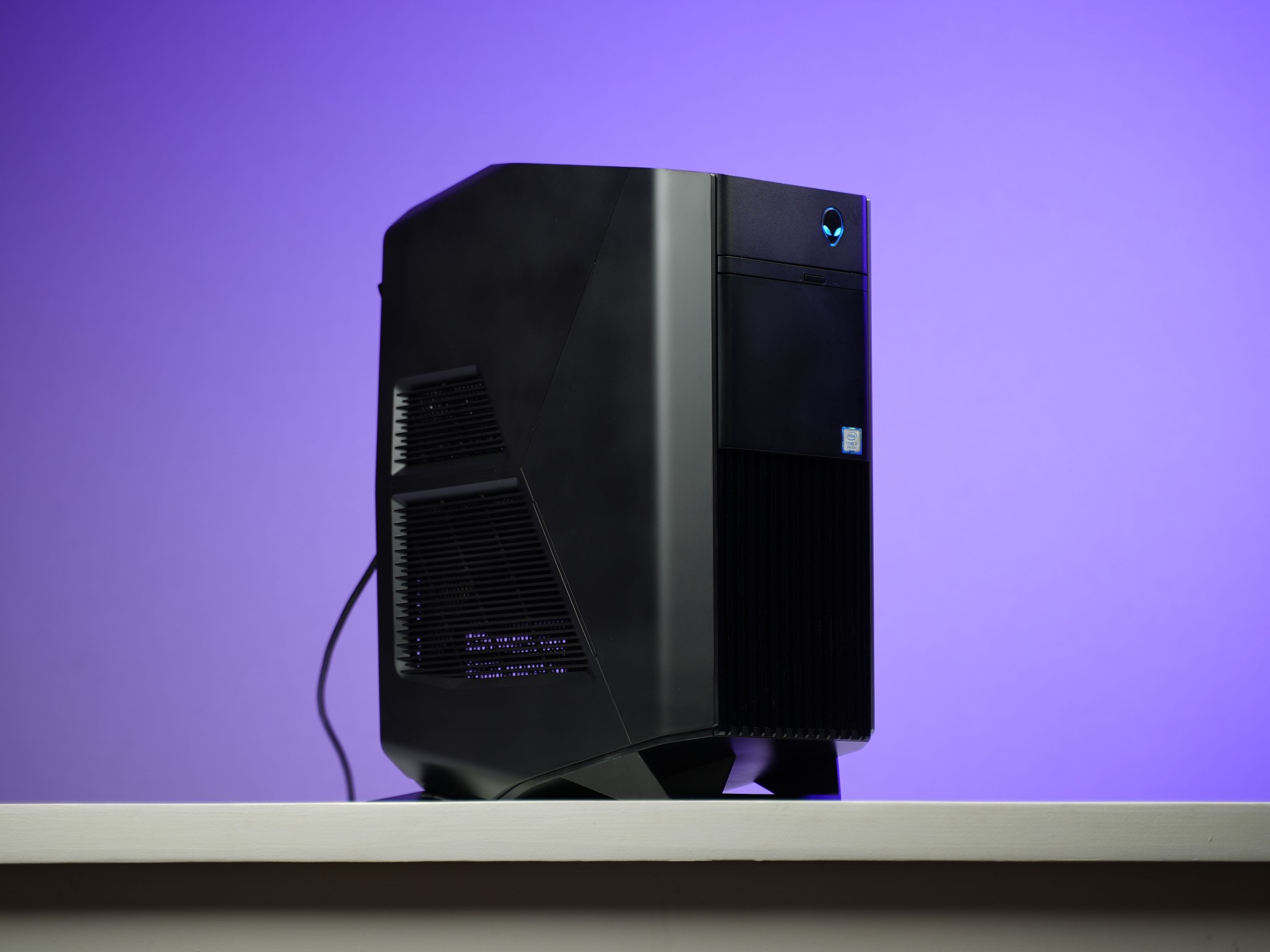 “ALIENFORM 4.7” GTX 1070 Intel Core i7 8700 16GB 1.3TB Windows 11 Gaming PC