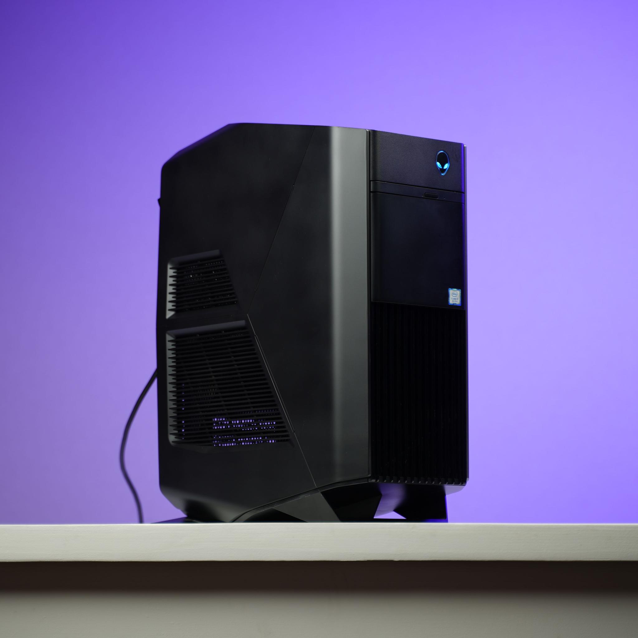 “ALIENFORM 4.7” GTX 1070 Intel Core i7 8700 16GB 1.2TB Windows 11 Gaming PC