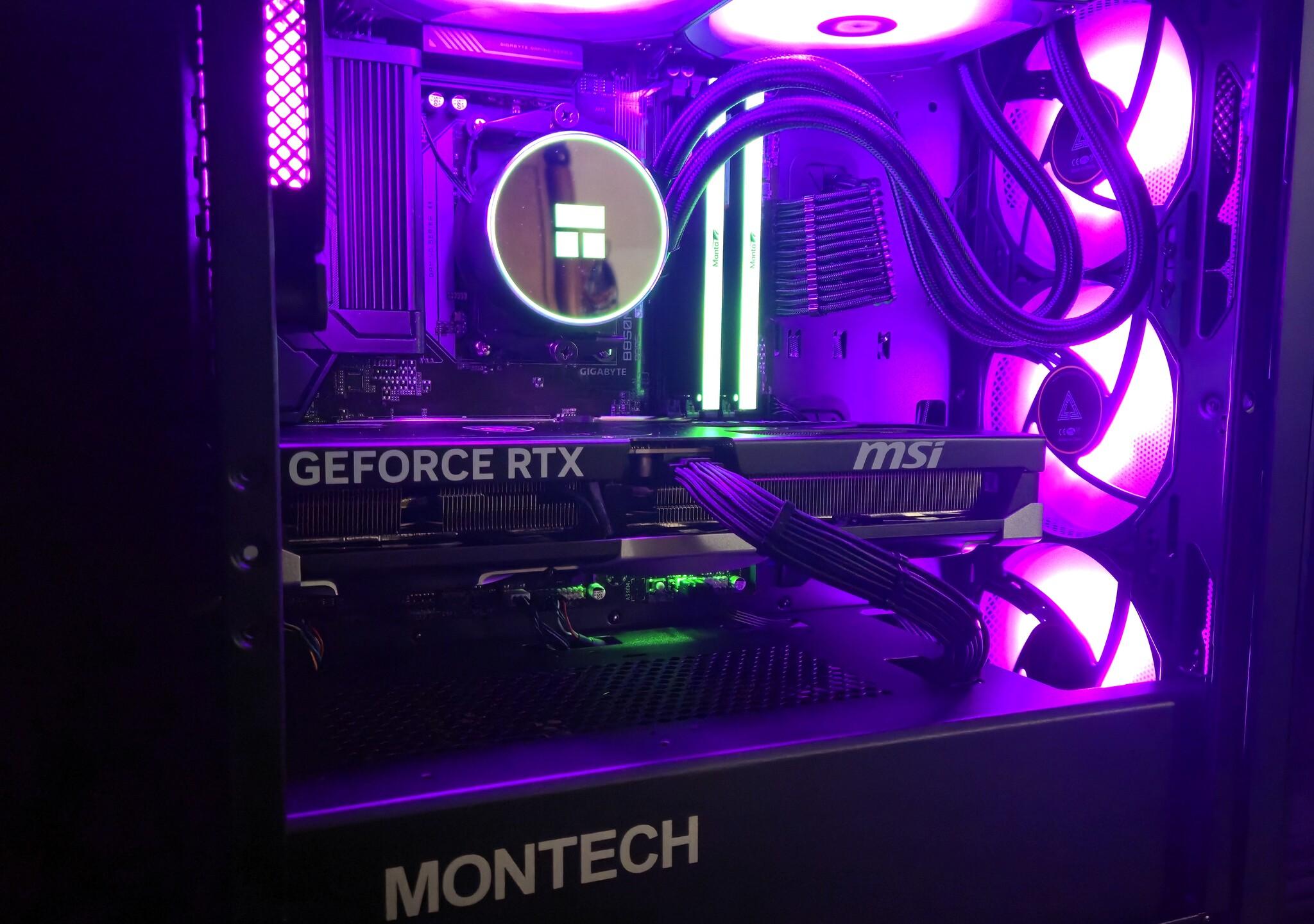 RTX 5070 Ti - 9850X3D - 32GB DDR5 6400 CL32 - 2TB Crucial NVMe