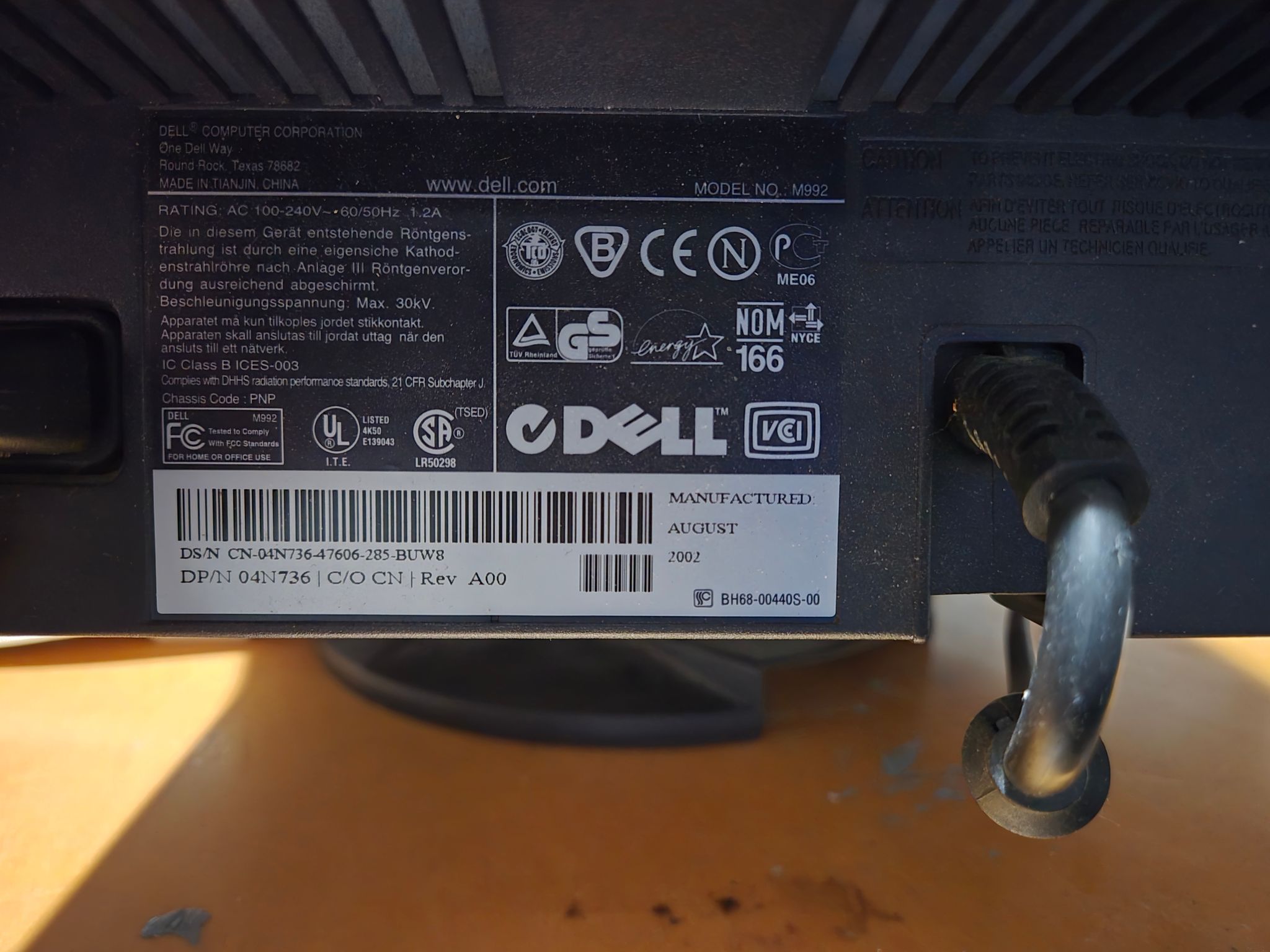 19 inch Retro CRT monitor for classic gaming, Dell M992