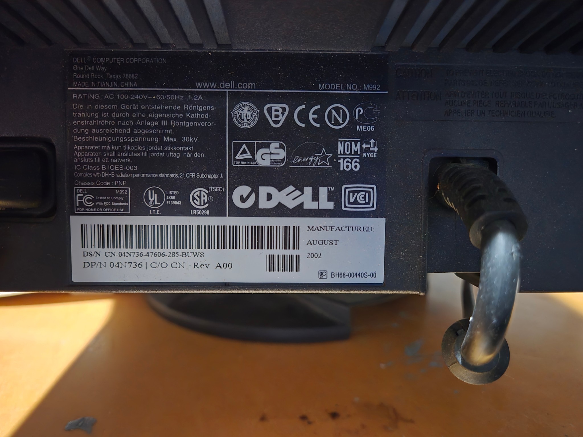 19 inch Retro CRT monitor for classic gaming, Dell M992