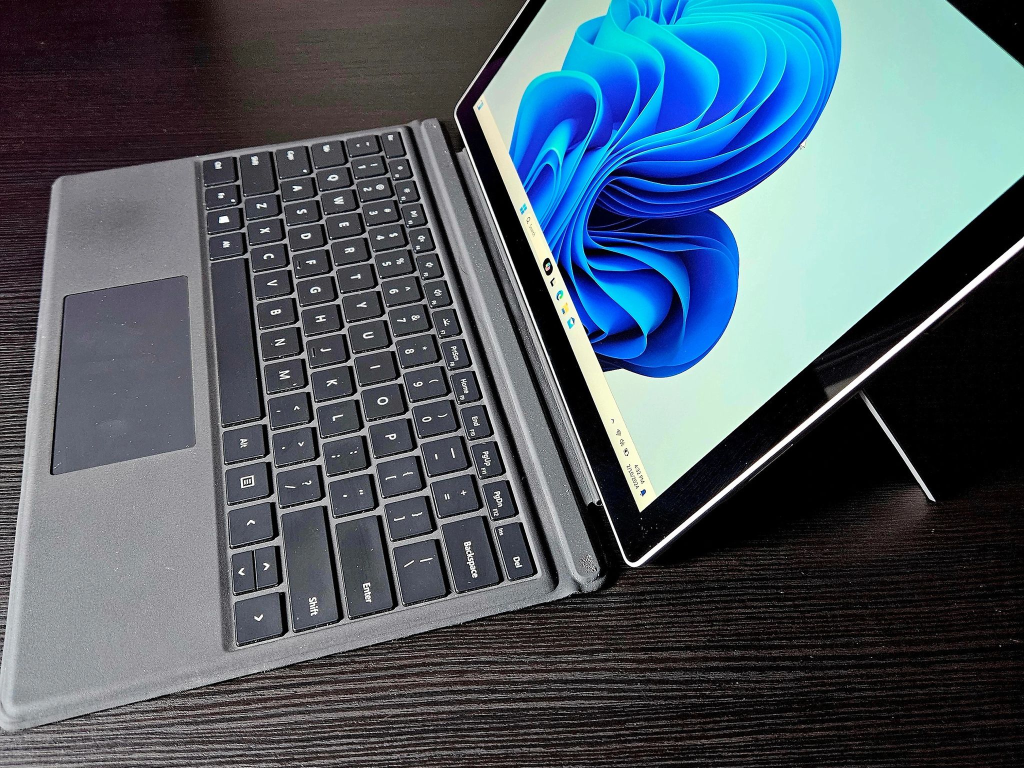 Microsoft Surface Pro 7 | 10th Gen i7 | 16GB RAM | With Keyboard and Dock 2