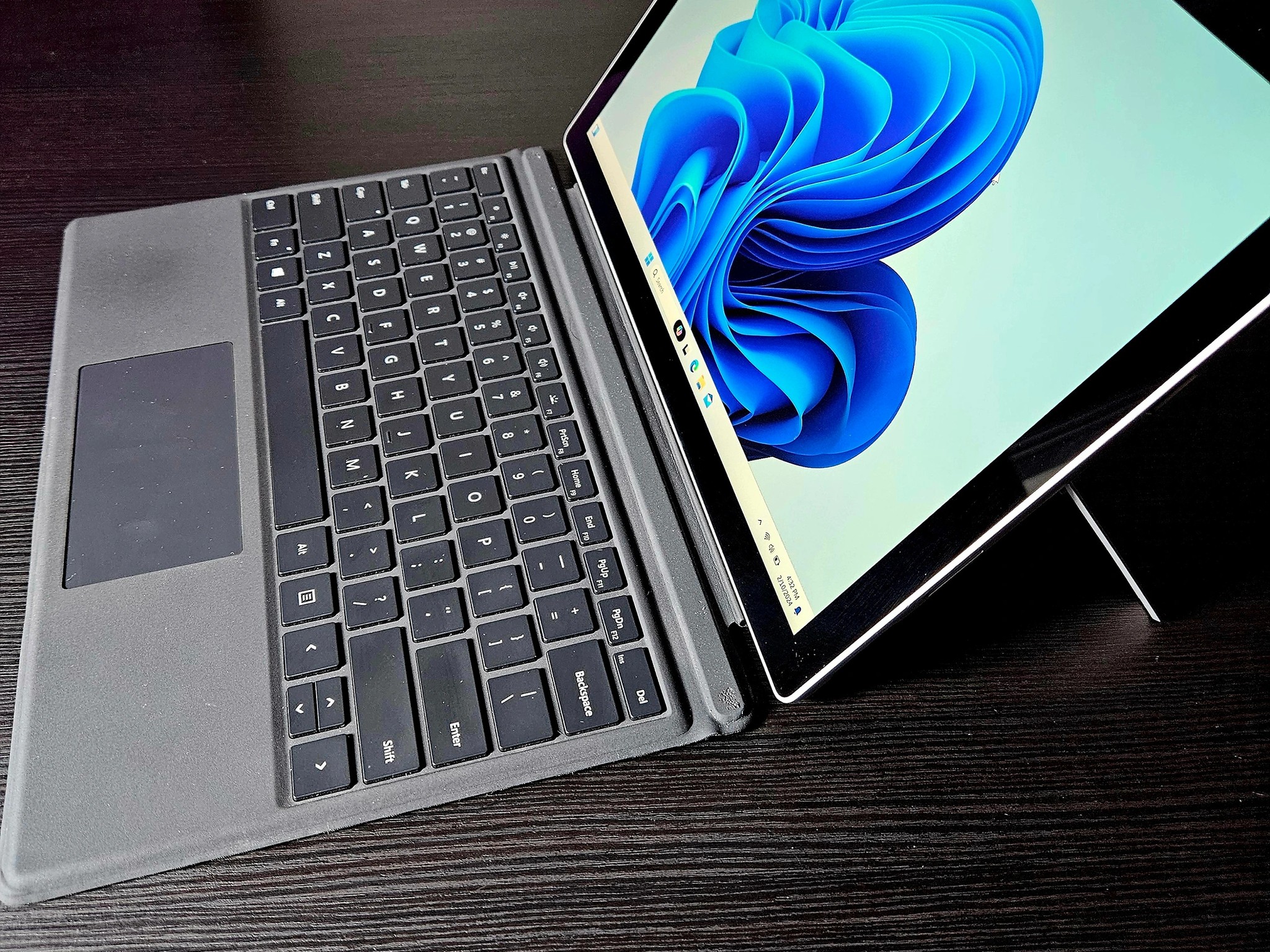 Microsoft Surface Pro 7 | 10th Gen i7 | 16GB RAM | With Keyboard and Dock 2
