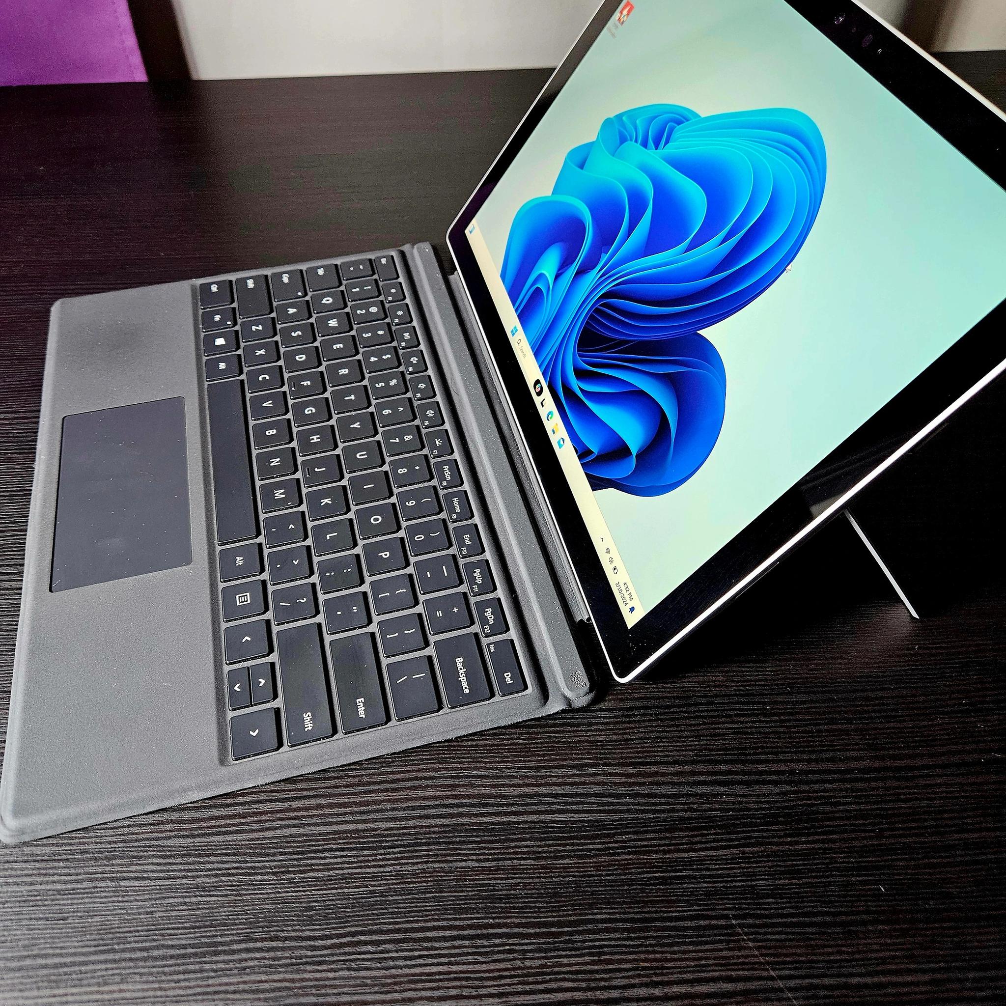 Microsoft Surface Pro 7 | 10th Gen i7 | 16GB RAM | With Keyboard and Dock 2
