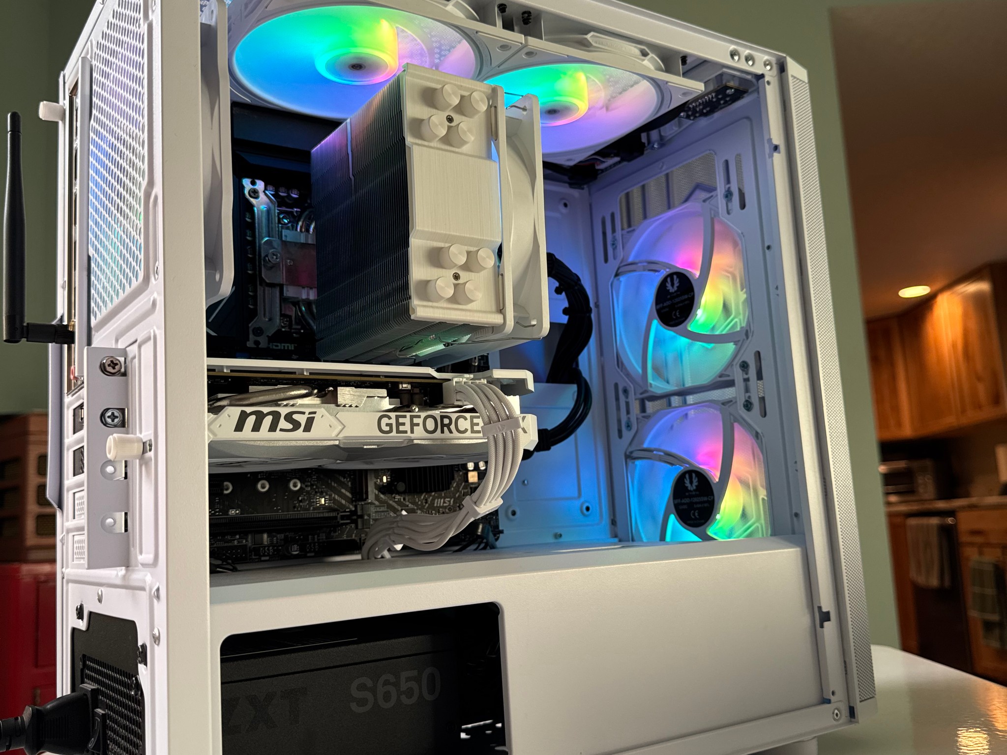 Arctic Fury | Custom Gaming PC | 4060  - i5 12600k - 16GB Ram - 1 TB NVMe
