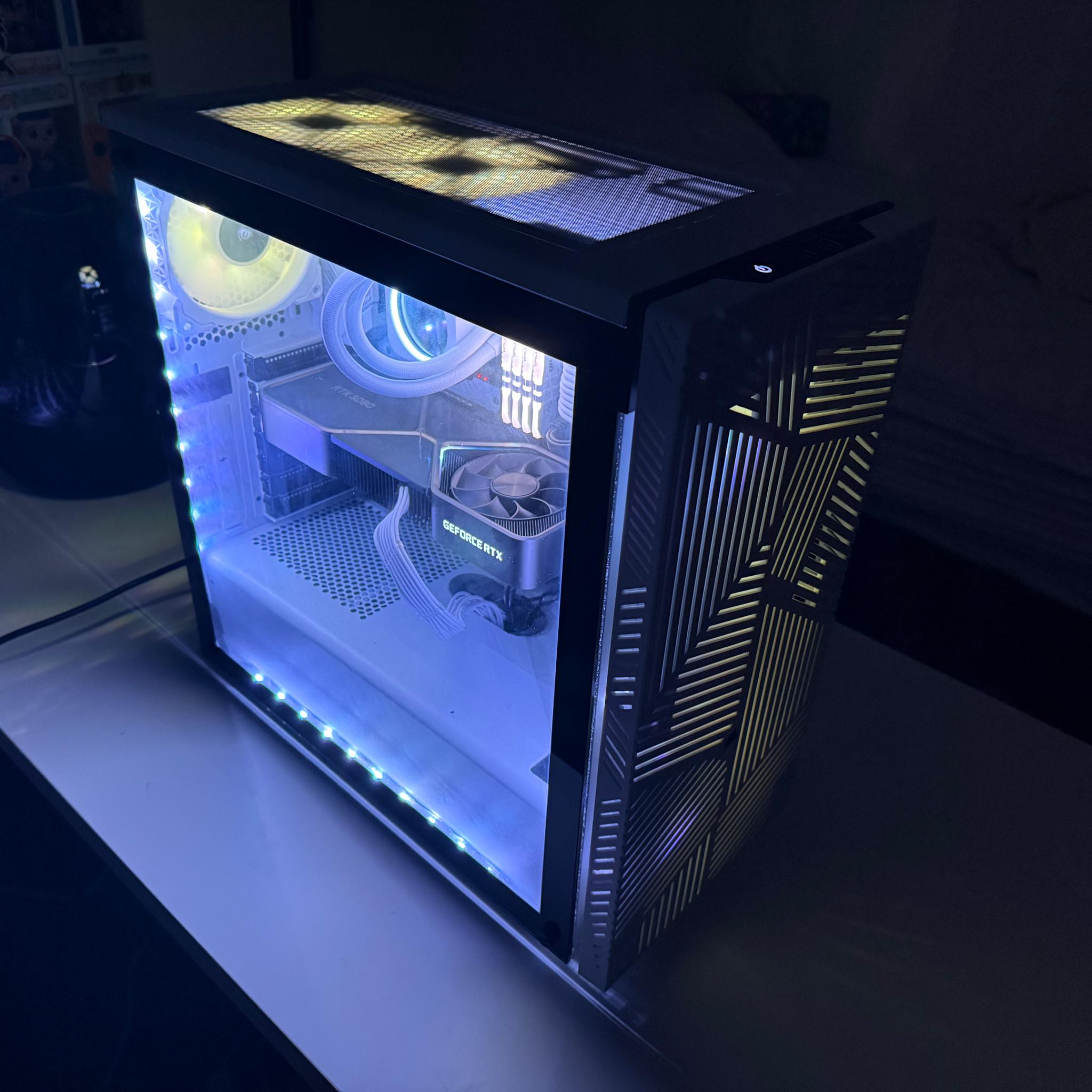 White Gaming Pc - TX 3080 FE, Ryzen 5 5600X, 32GB CL16 RGB RAM, Liquid Cooled, 1 TB SSD, Win 11
