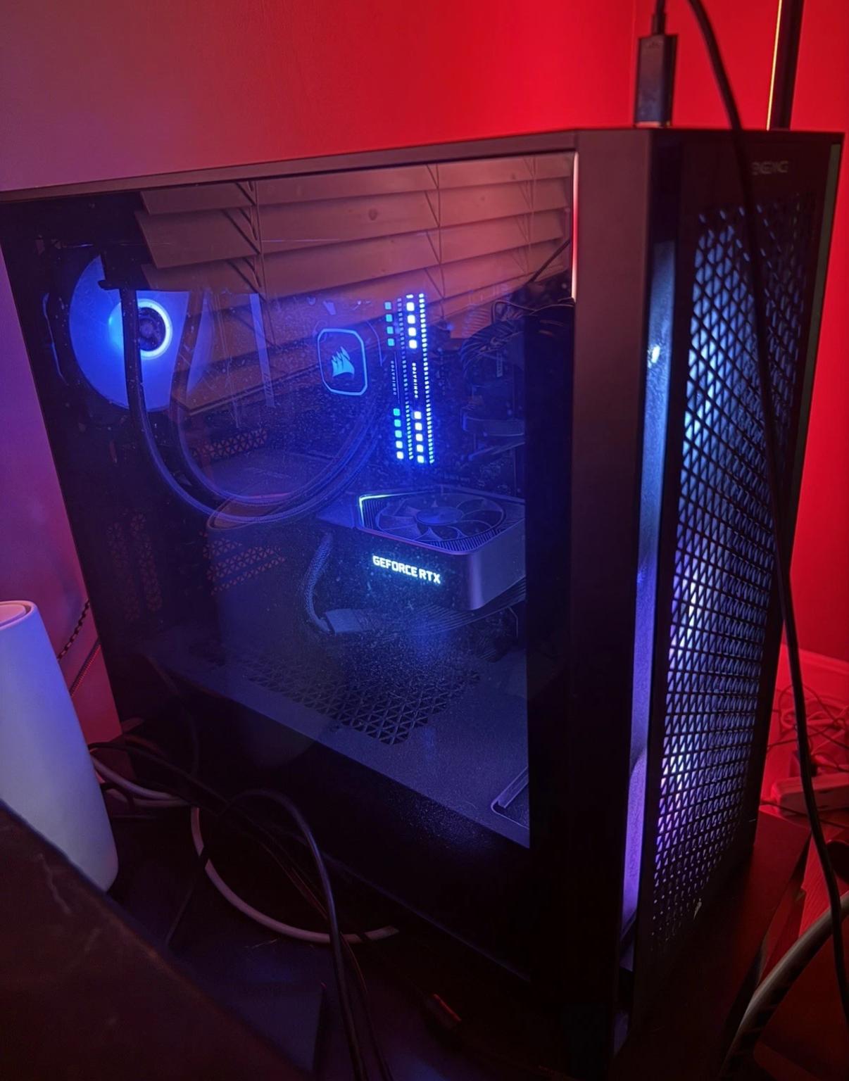 Corsair Vengeance i7300, 3080 GPU, i9 12900k, 32GB DDR5 RAM Windows 11 Gaming PC