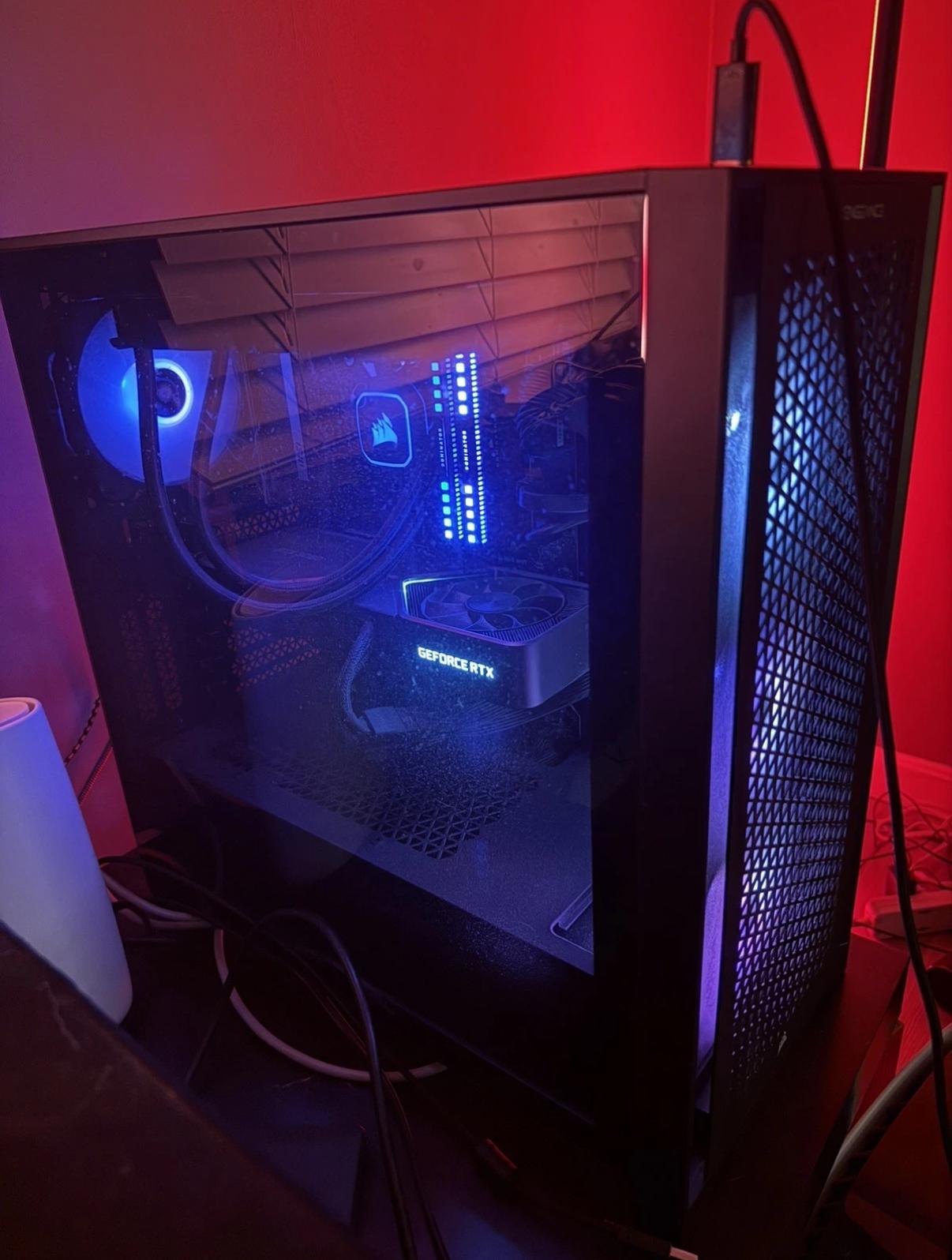 Corsair Vengeance i7300, 3080 GPU, i9 12900k, 32GB DDR5 RAM Windows 11 Gaming PC