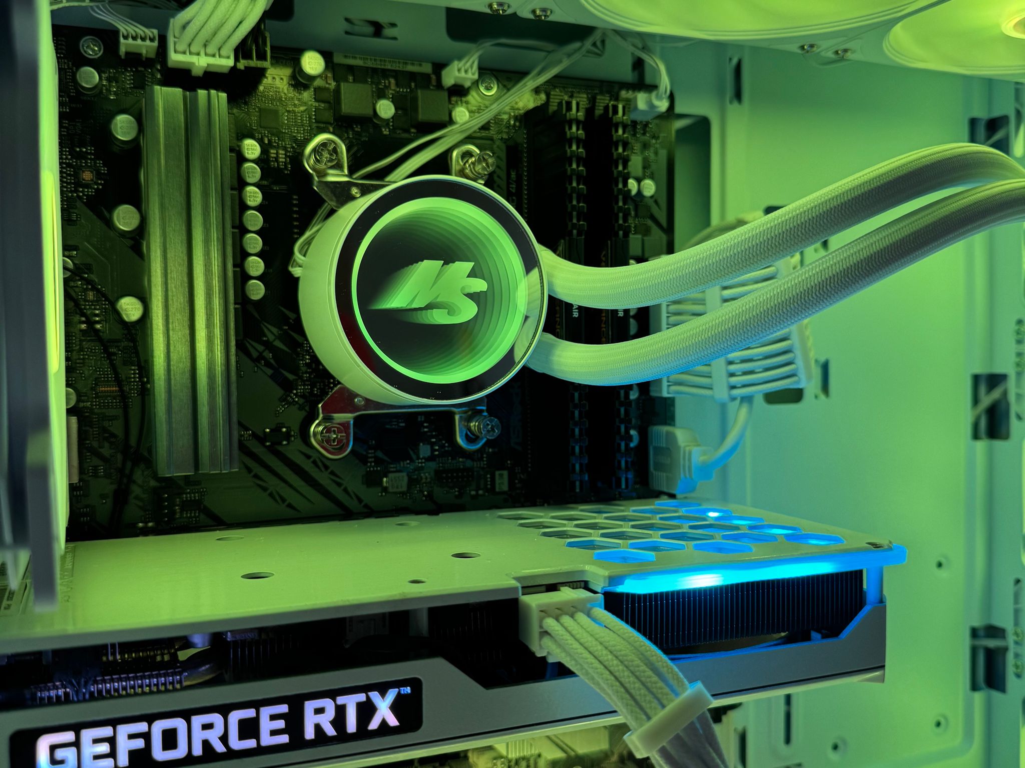 Frost Apex  | Custom Gaming PC | 3060 TI - R5 5500 - 16GB Ram - 1tb SSD