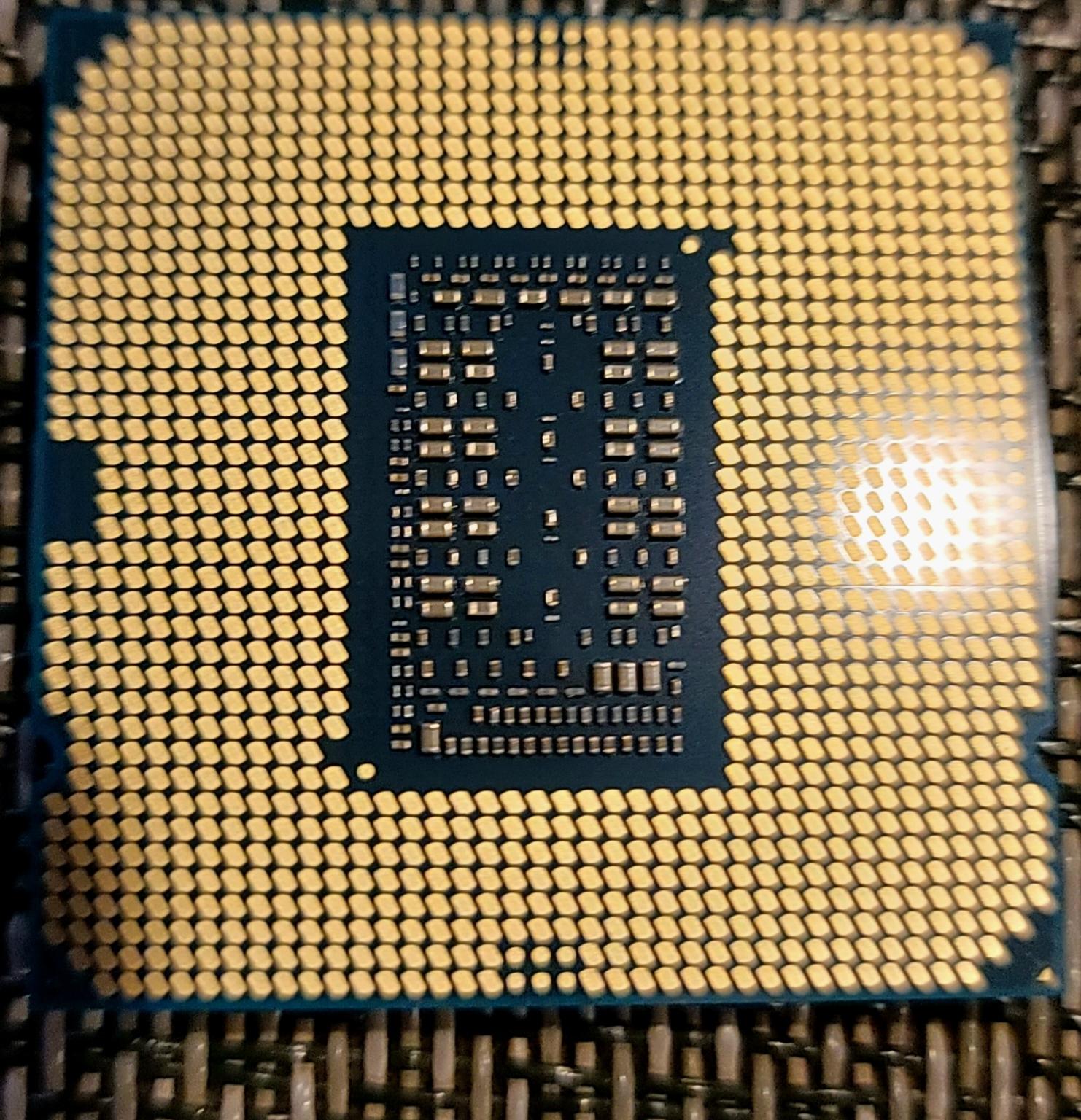 Core i9 11900 ES--Works, but read desription