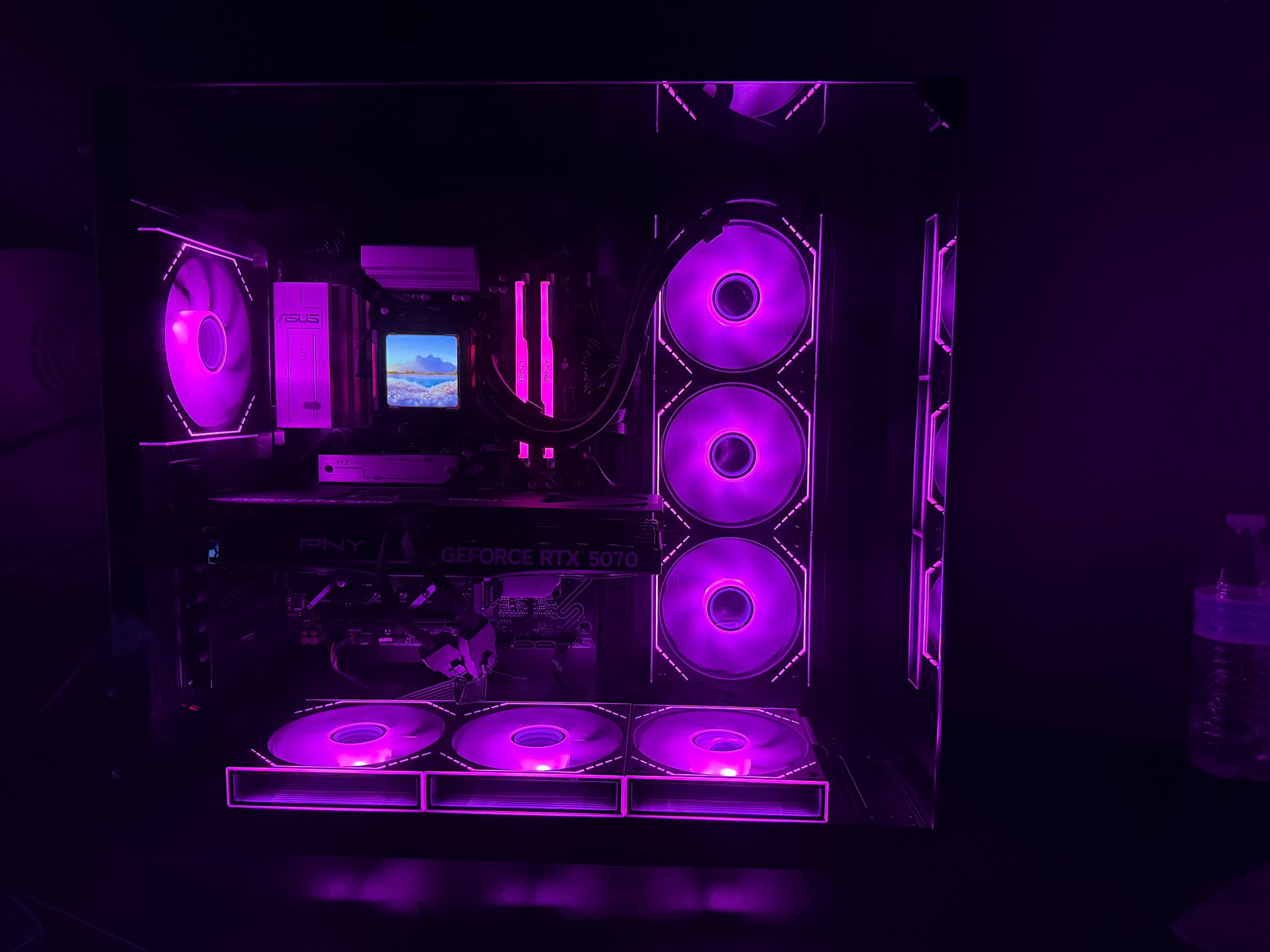 5070/9800x3D/32GB DDR5 Ram/2TB NVME